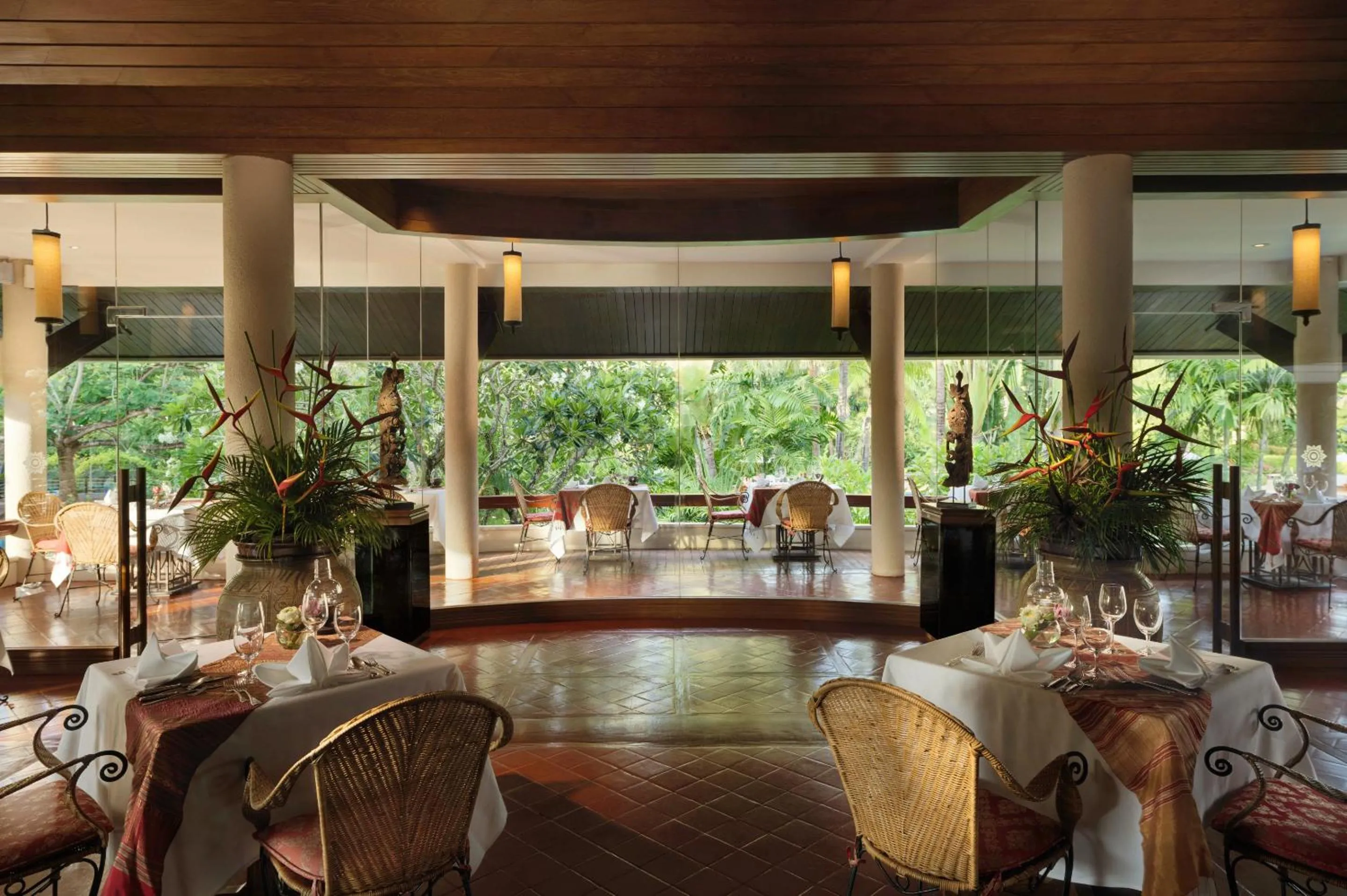 Restaurant/places to eat in Santiburi Koh Samui