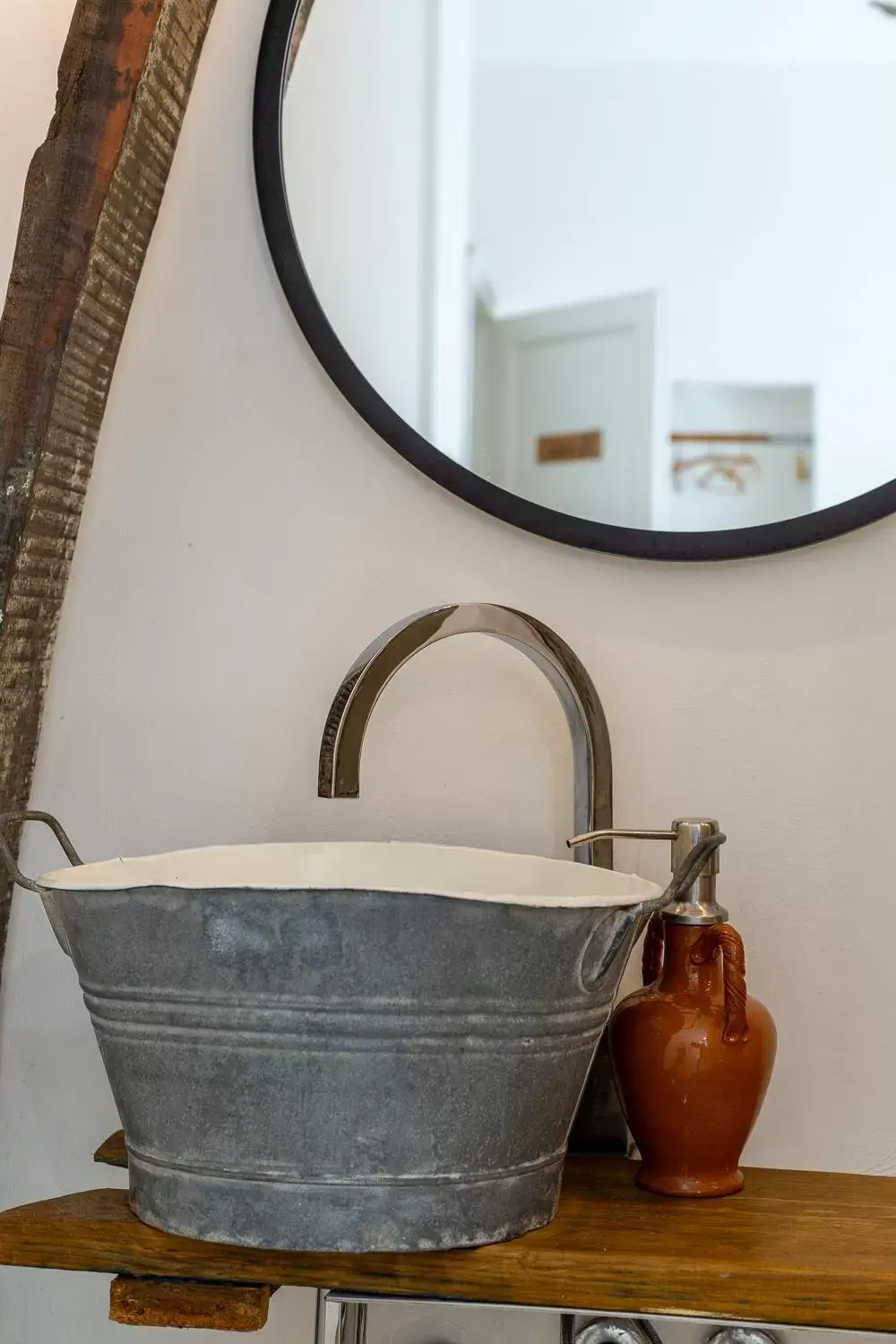 Bathroom in Crobi Museum and Suites