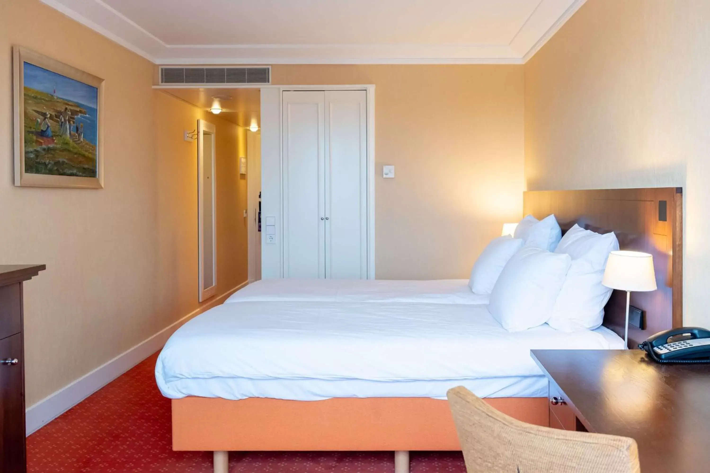 Bed in Van der Valk Palace Hotel Noordwijk