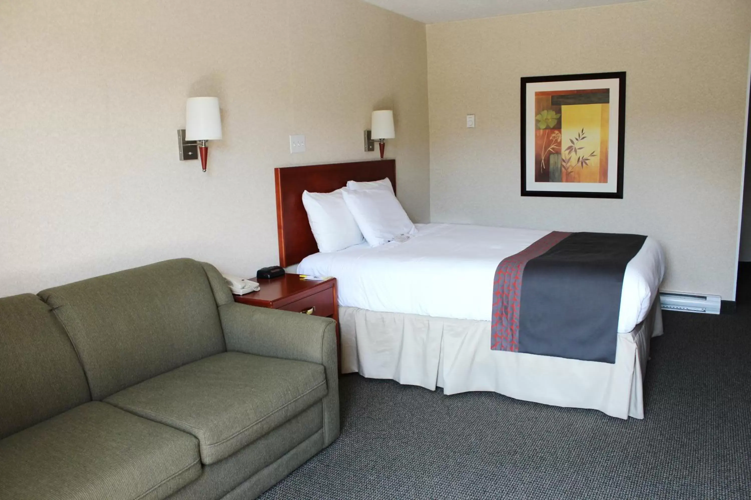 Bedroom, Bed in Days Inn by Wyndham Bridgewater Conference Center