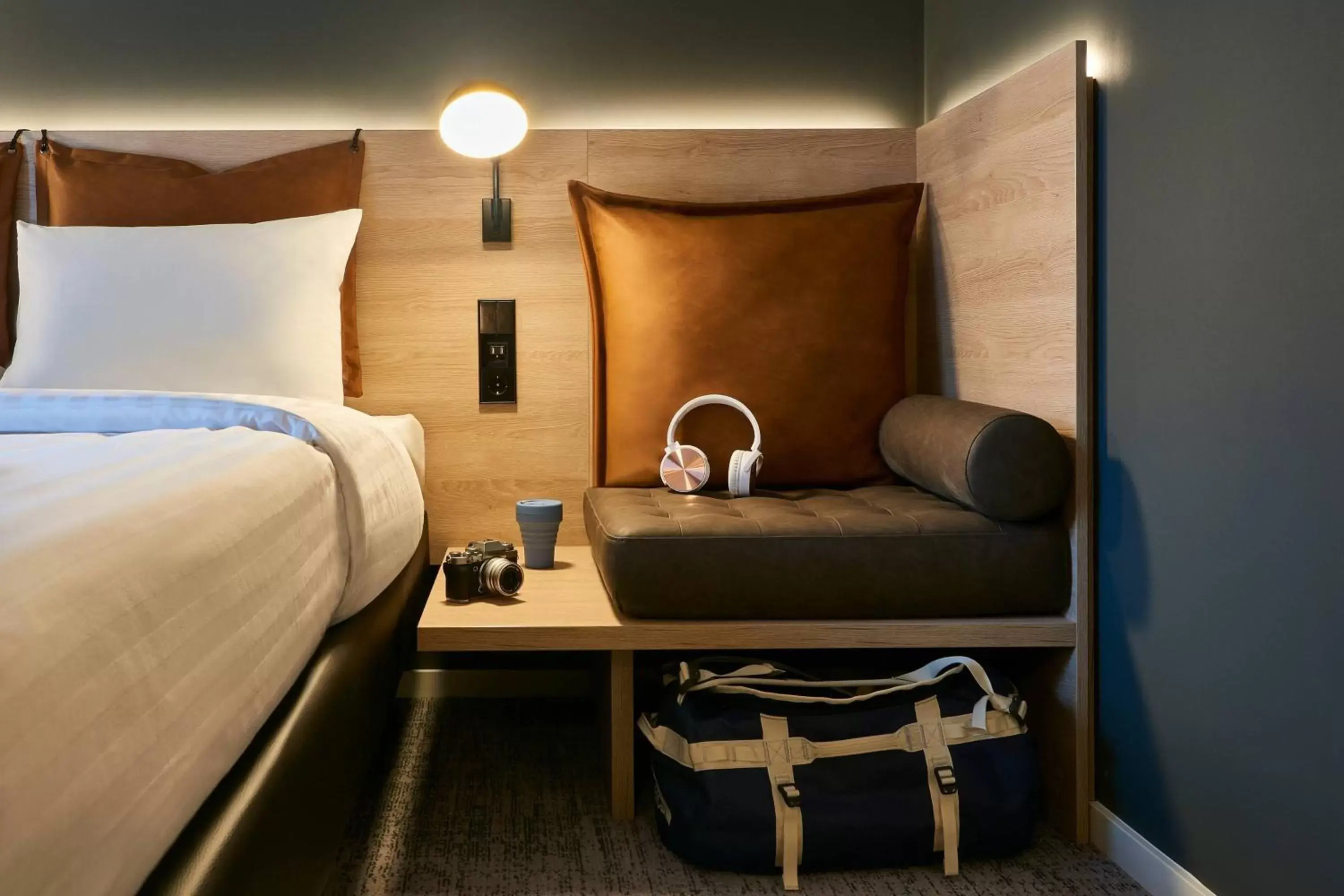 Moxy Sleeper, Guest room, 1 Queen in Moxy Essen City Moxy Sleeper, Guest room, 1 Queen in Moxy Essen City