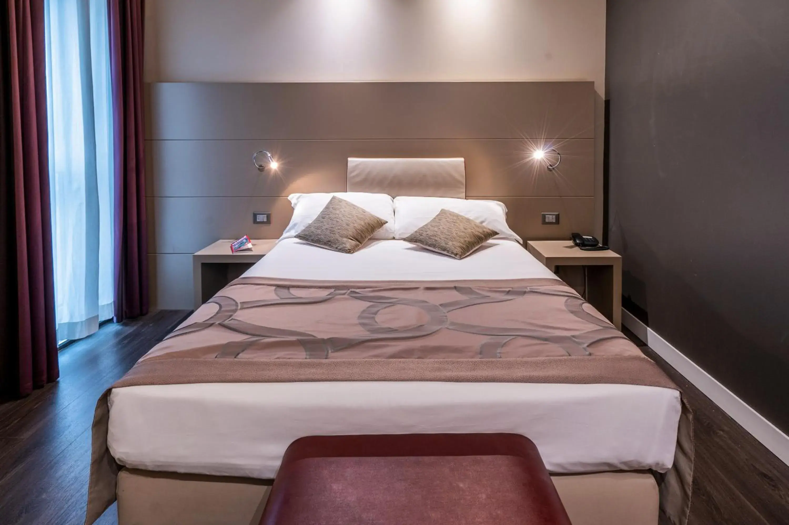 Bedroom, Bed in Smart Hotel Holiday