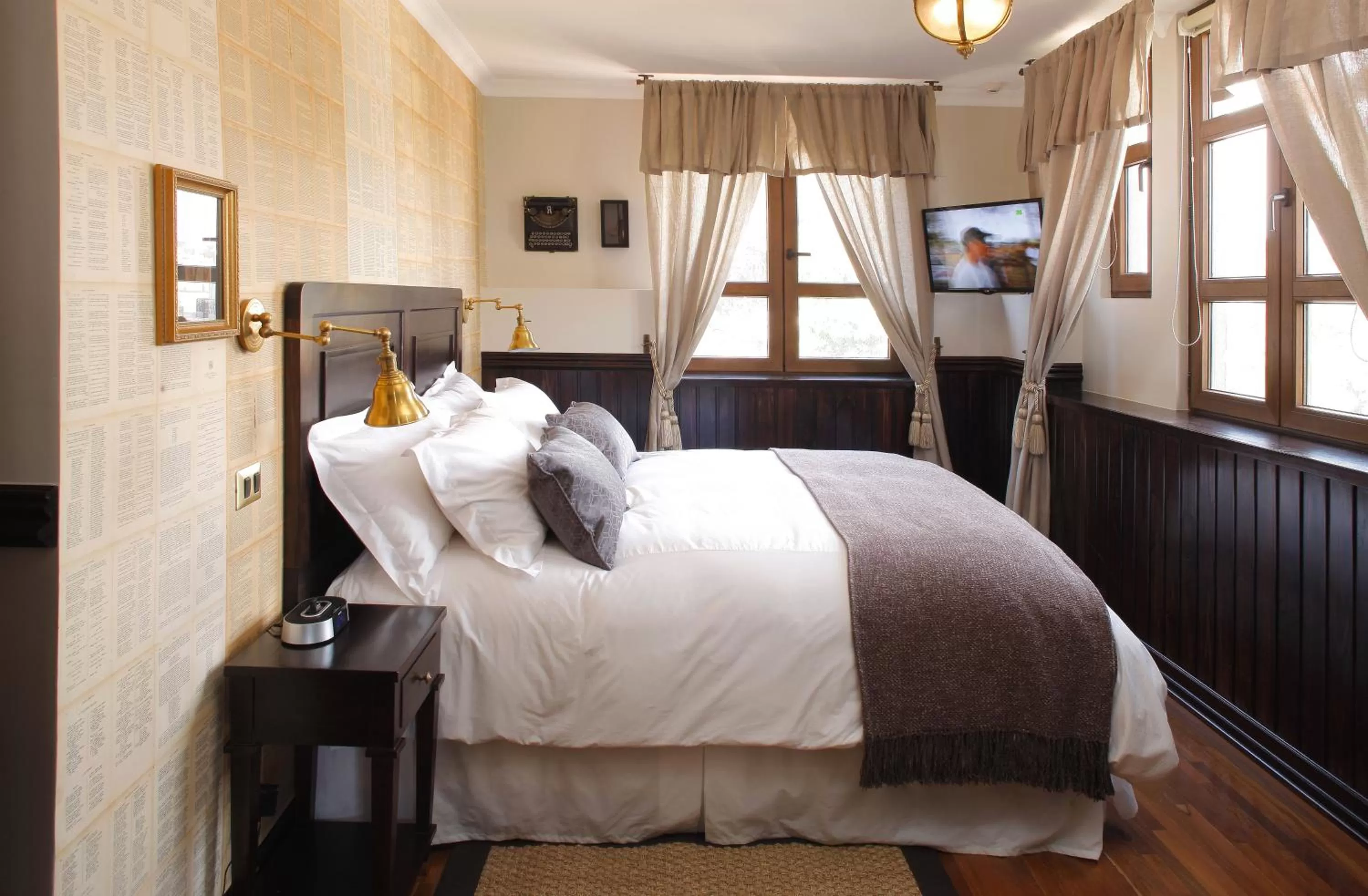 Bedroom, Bed in Hotel Boutique Castillo Rojo