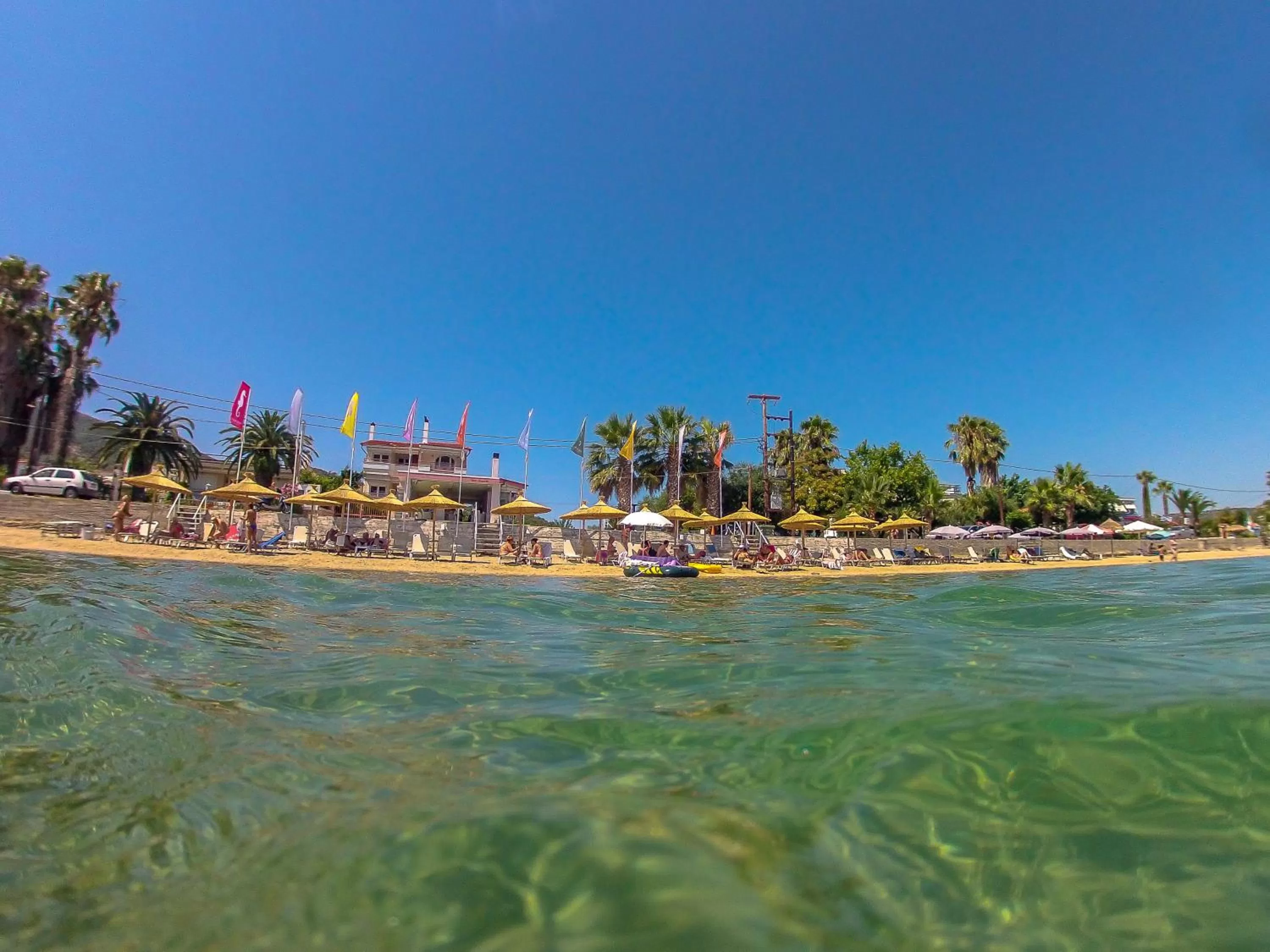 Over Sea Rooms & Villas