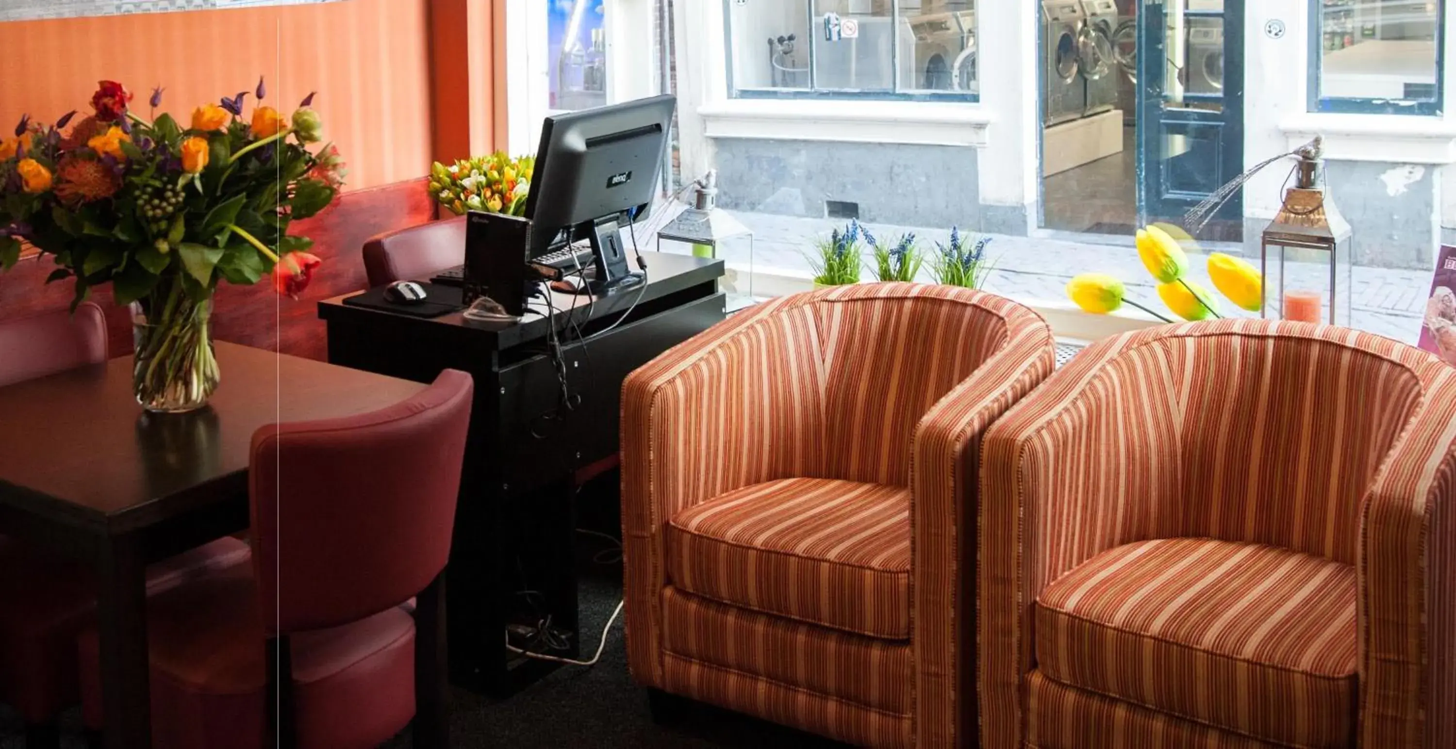 Lobby or reception in Hotel Continental Amsterdam Lobby or reception in Hotel Continental Amsterdam