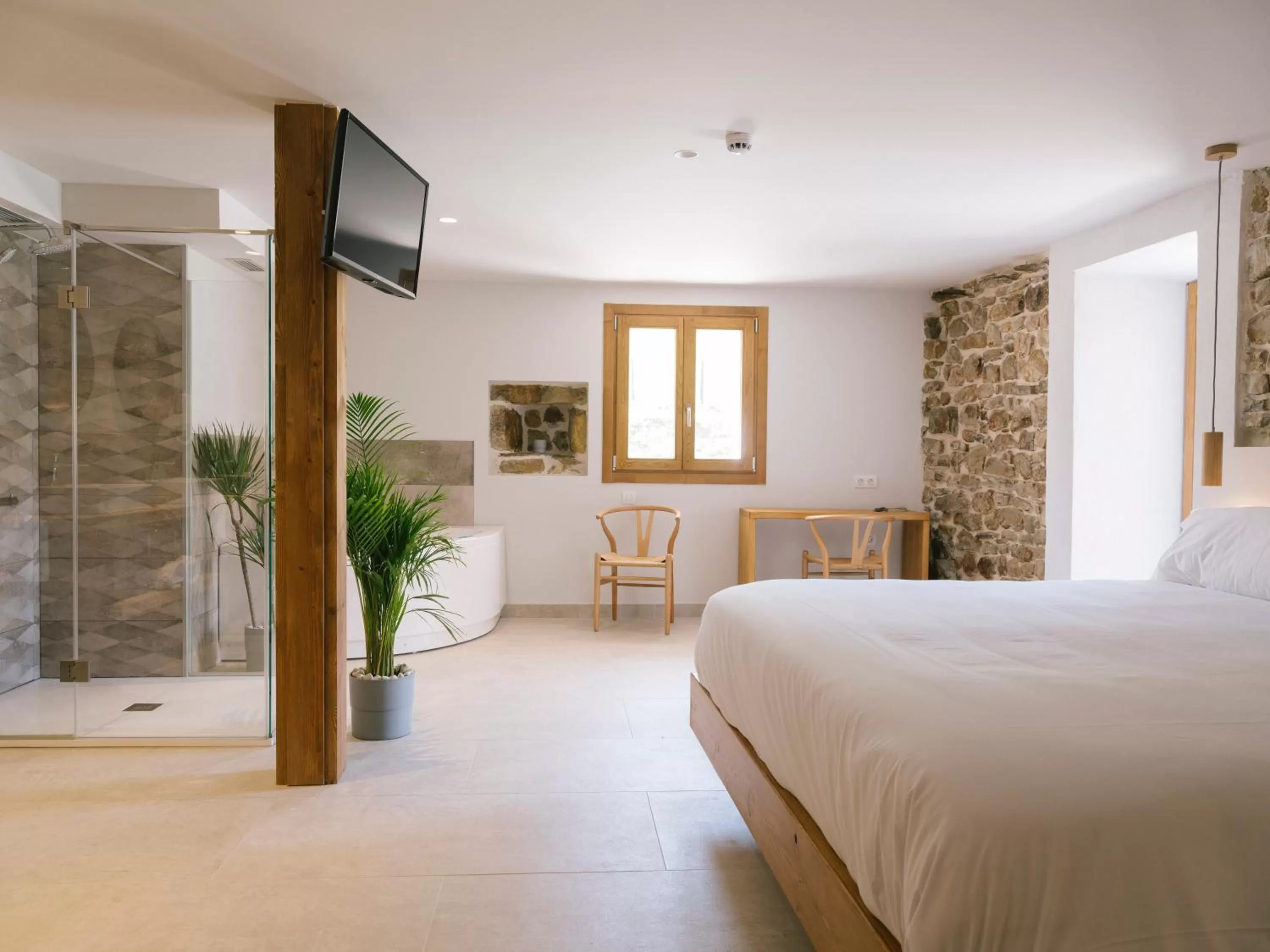 Photo of the whole room, Bed in Hotel Nafarrola - Gastronomy & Wine