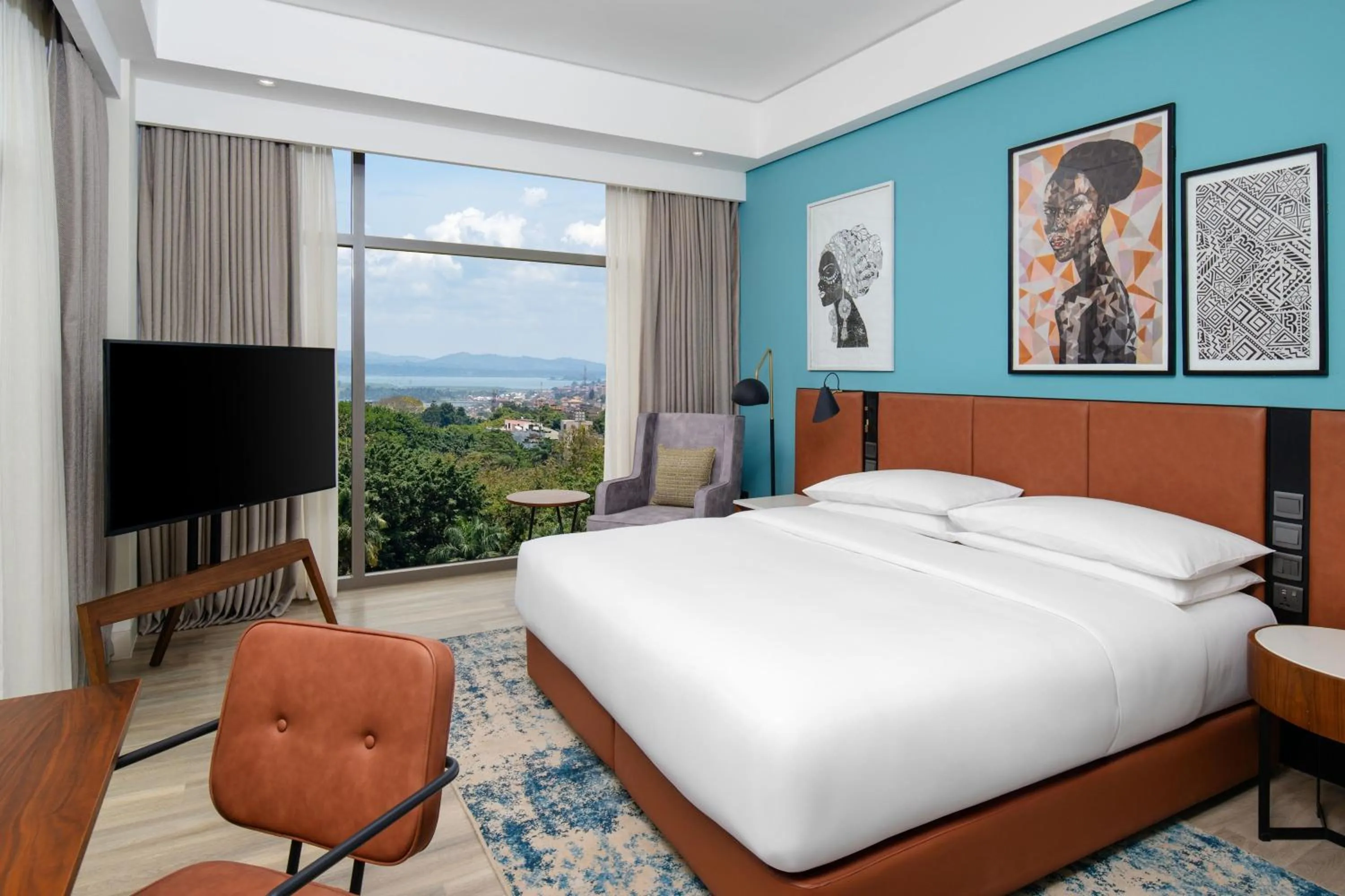 Photo of the whole room, Bed in Four Points by Sheraton Kampala