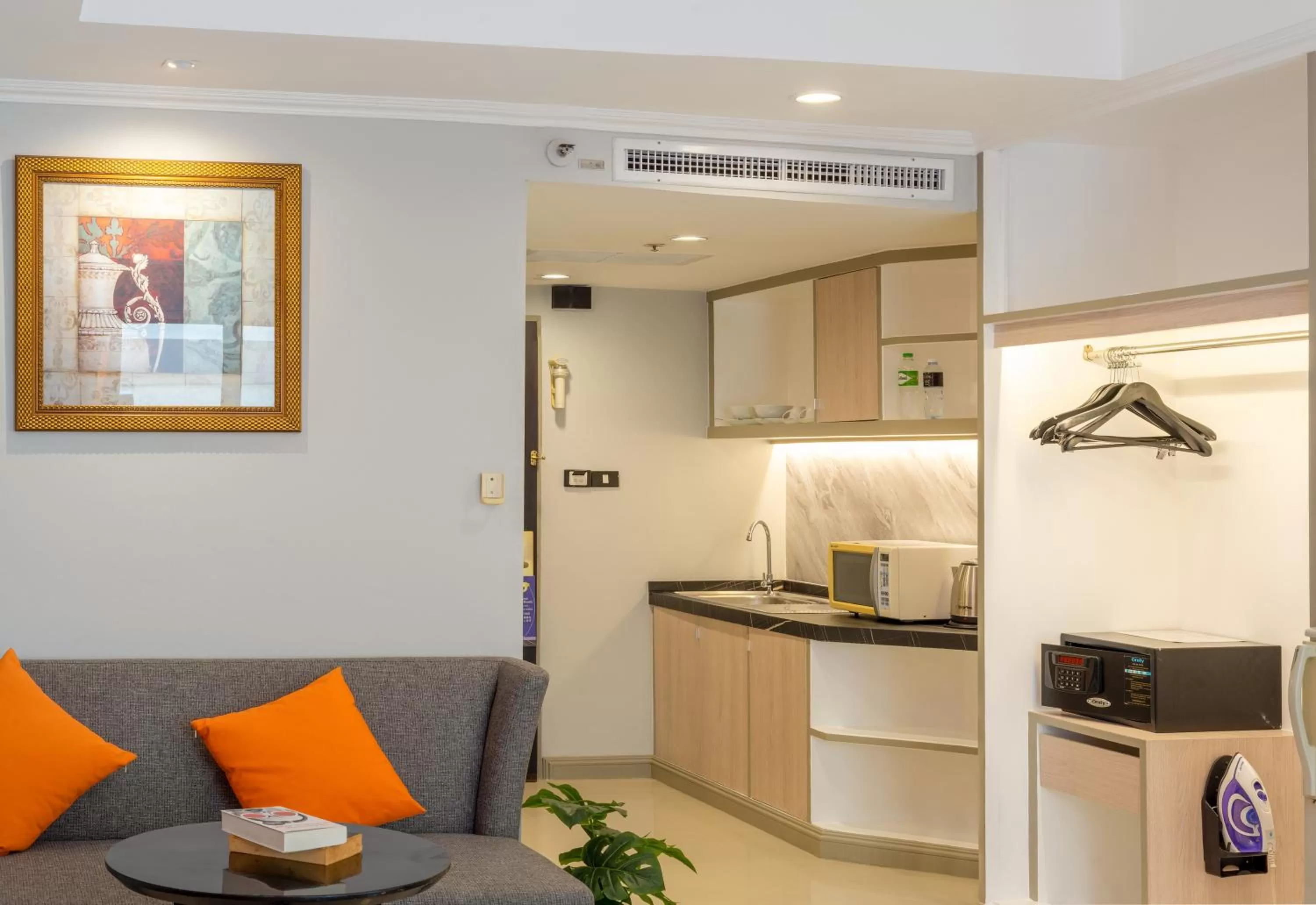 Photo of the whole room in FuramaXclusive Sukhumvit