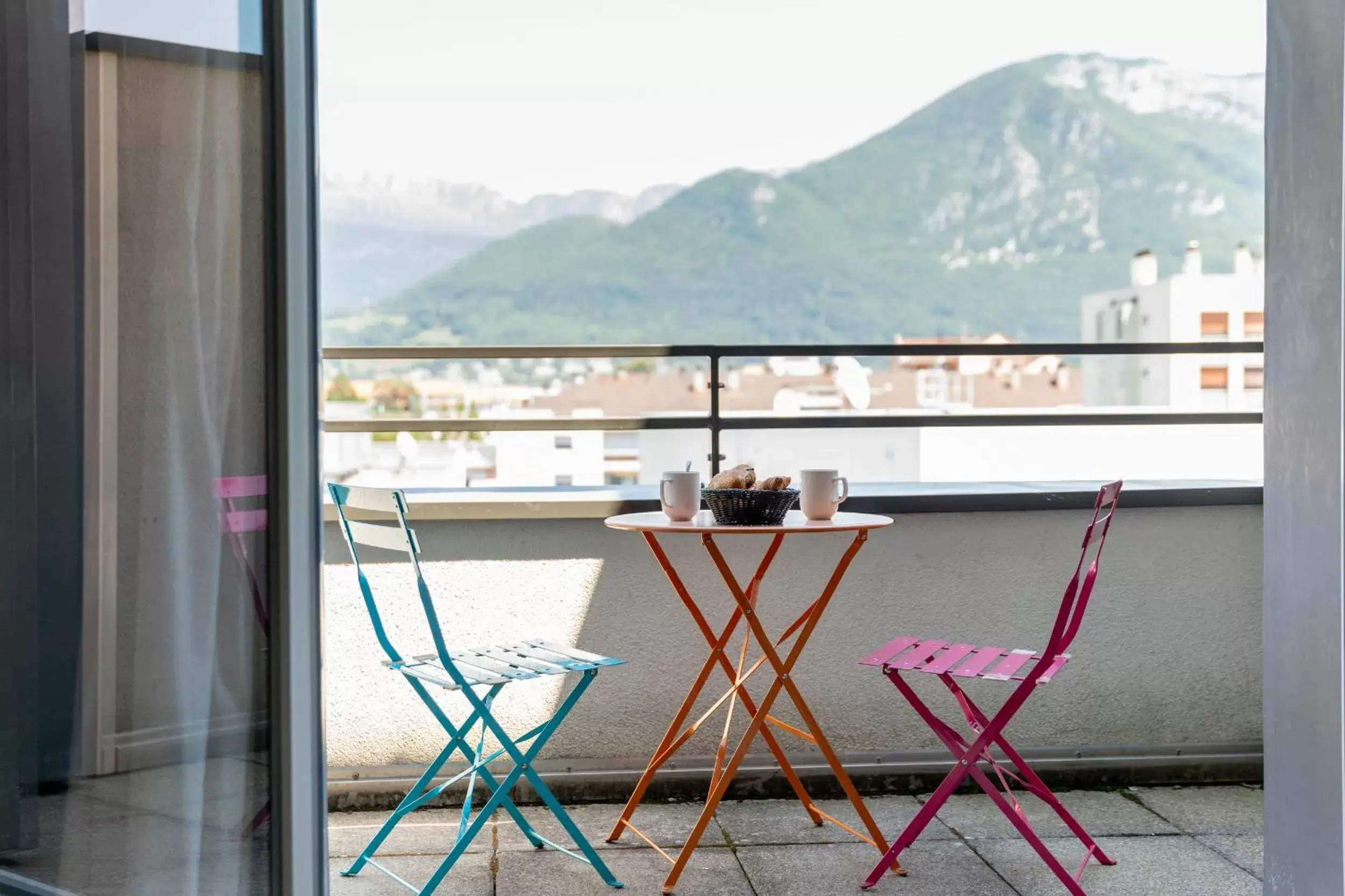 Balcony/Terrace, Mountain View in Aparthotel Adagio Annecy Centre