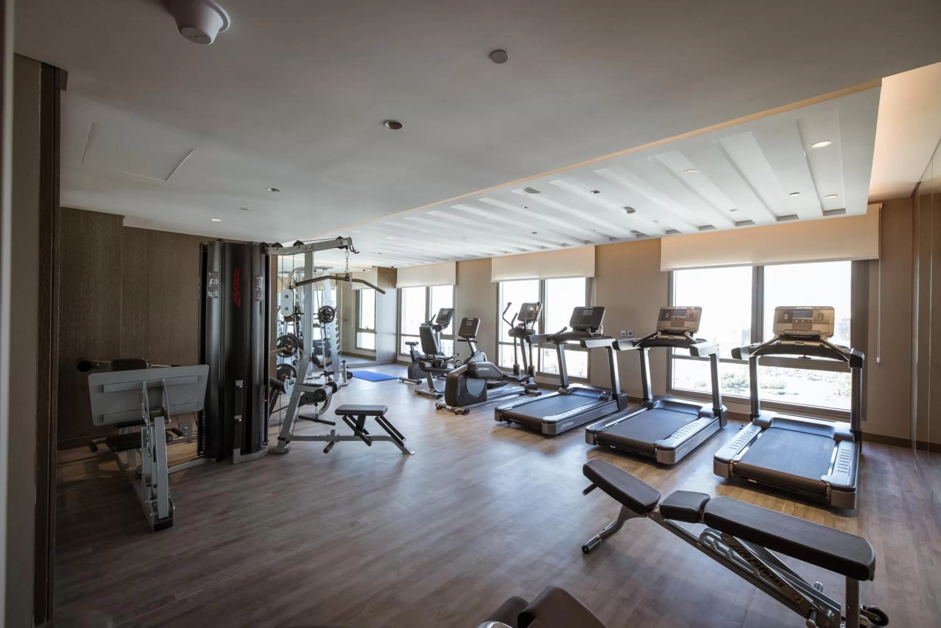 Fitness centre/facilities in Centro Mada Amman by Rotana