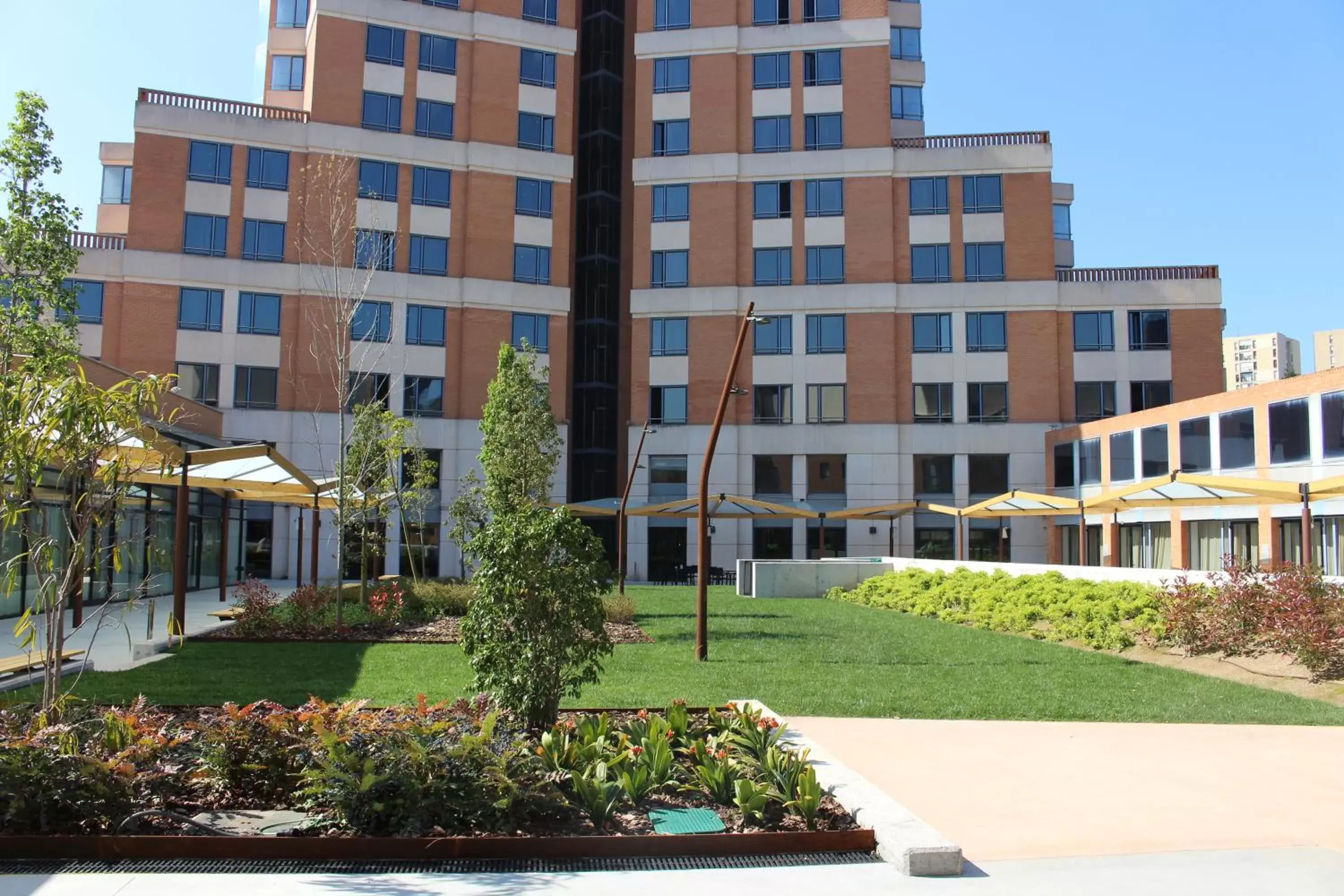 Facade/entrance in Hotel Alimara Facade/entrance in Hotel Alimara