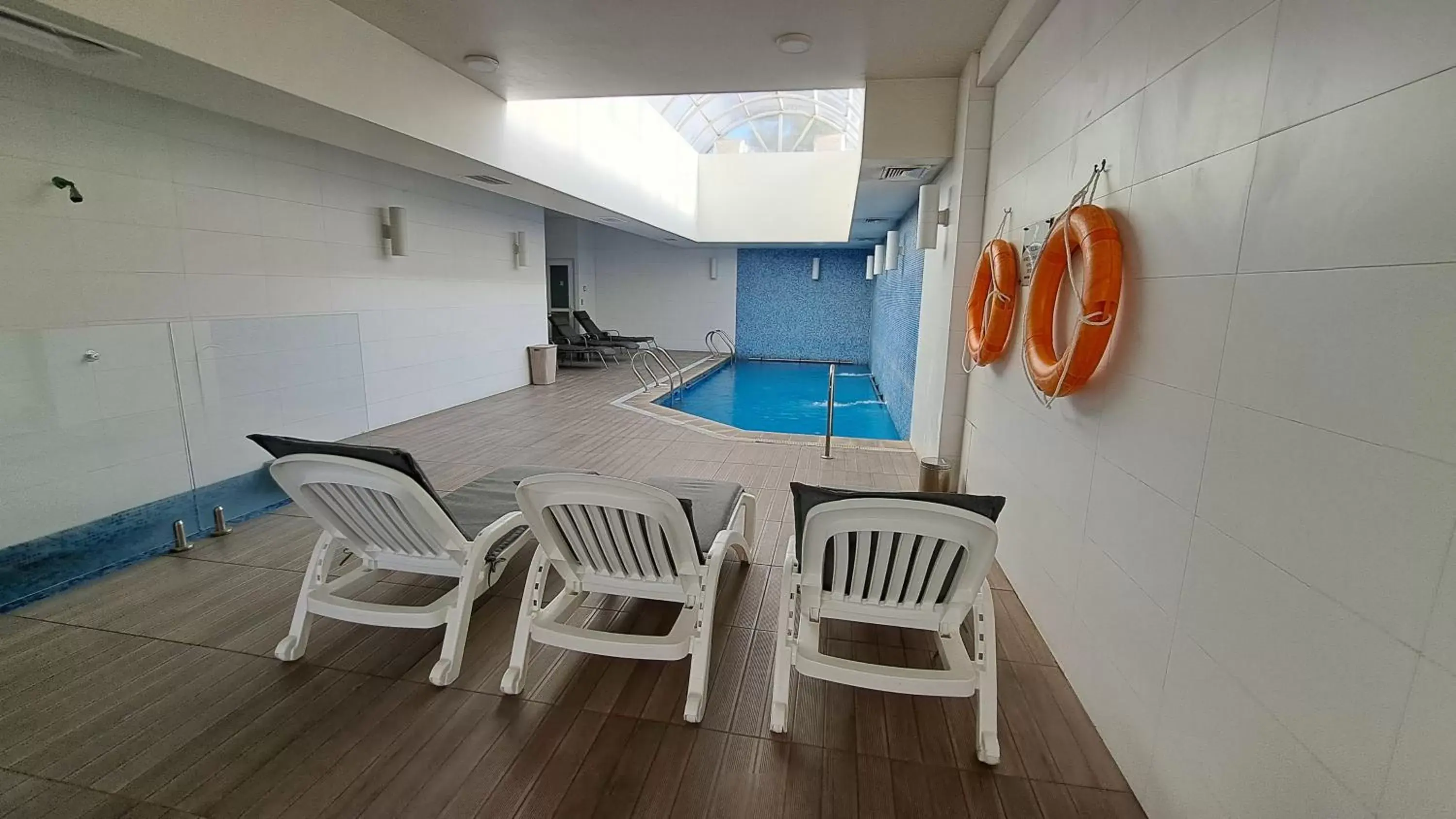 Swimming pool, Dining Area in Hotel Diego de Almagro Curicó