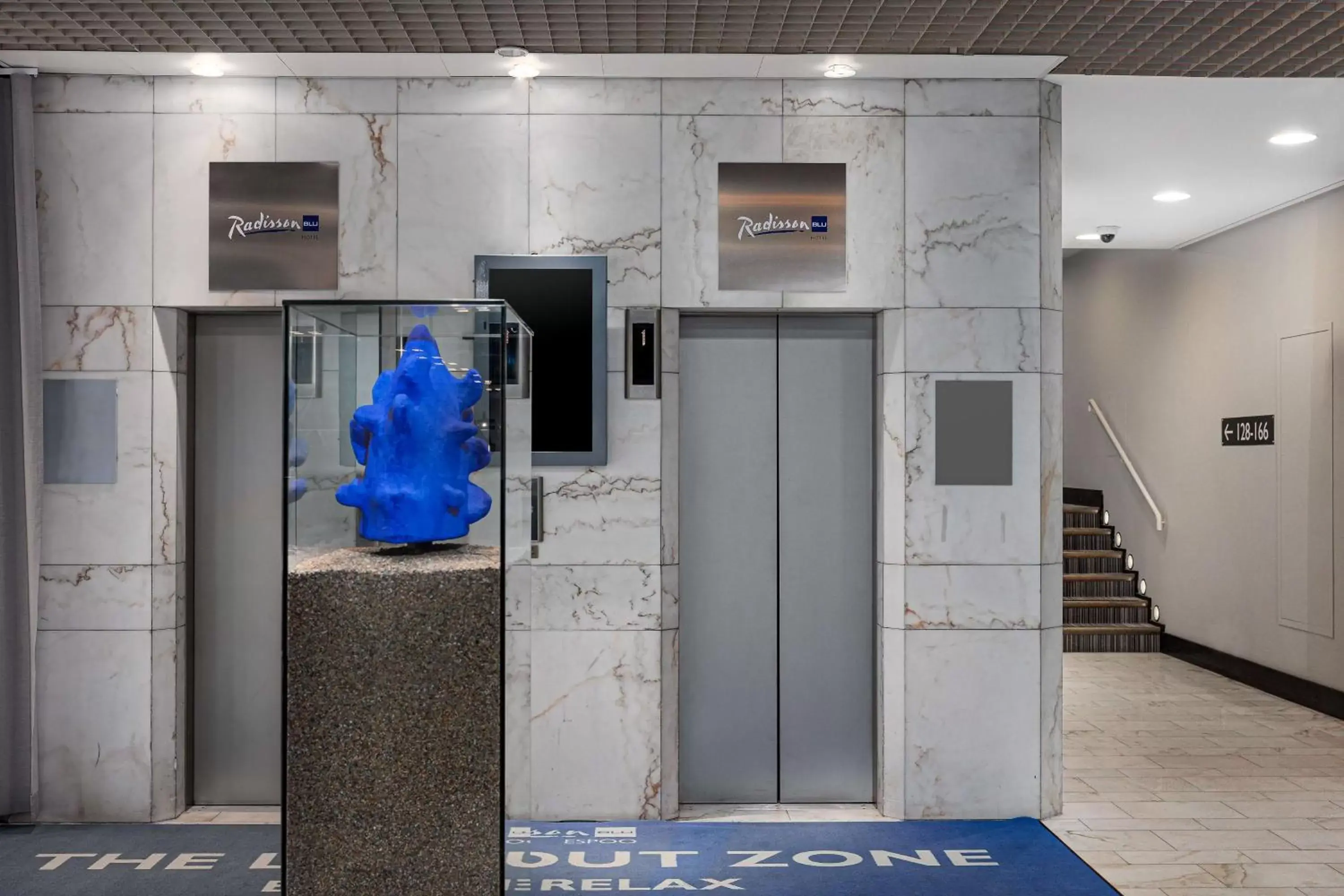 Lobby or reception, Kitchen/Kitchenette in Radisson Blu Hotel Espoo