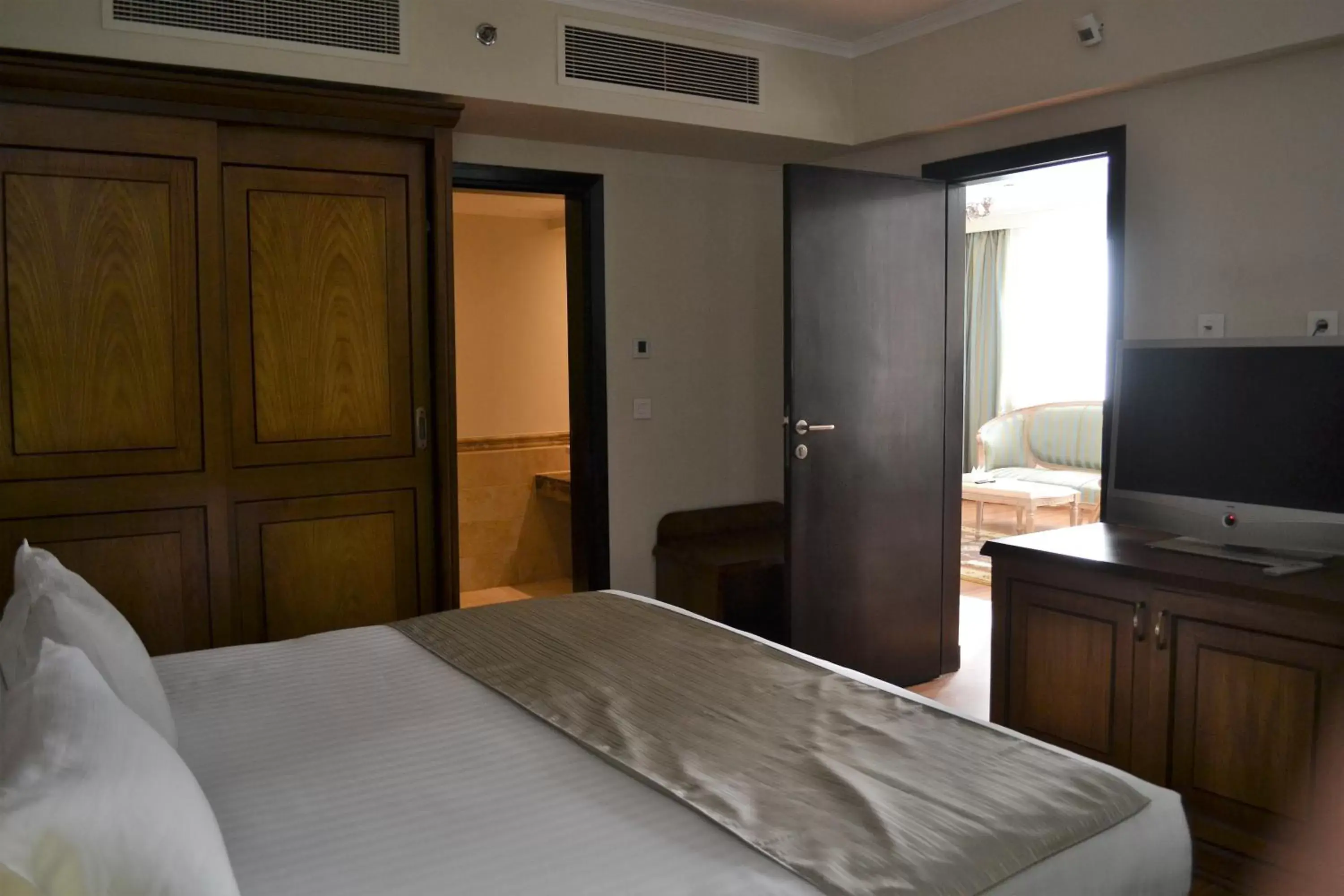 Bedroom, Bed in Cleopatra Hotel