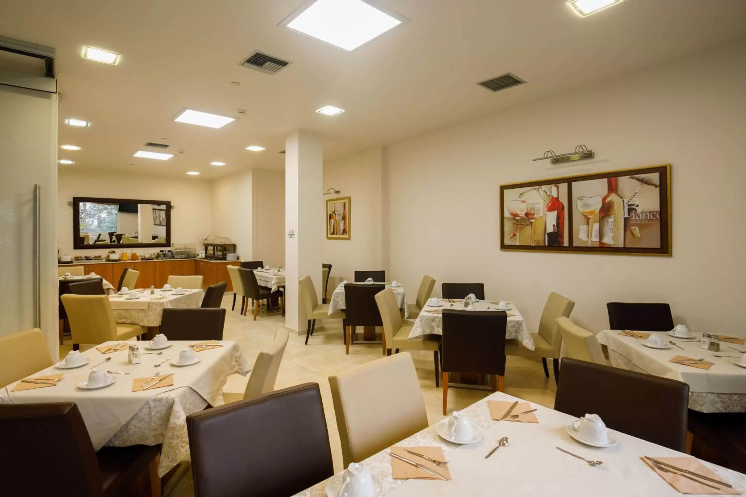 Restaurant/Places to Eat in Hotel Athina