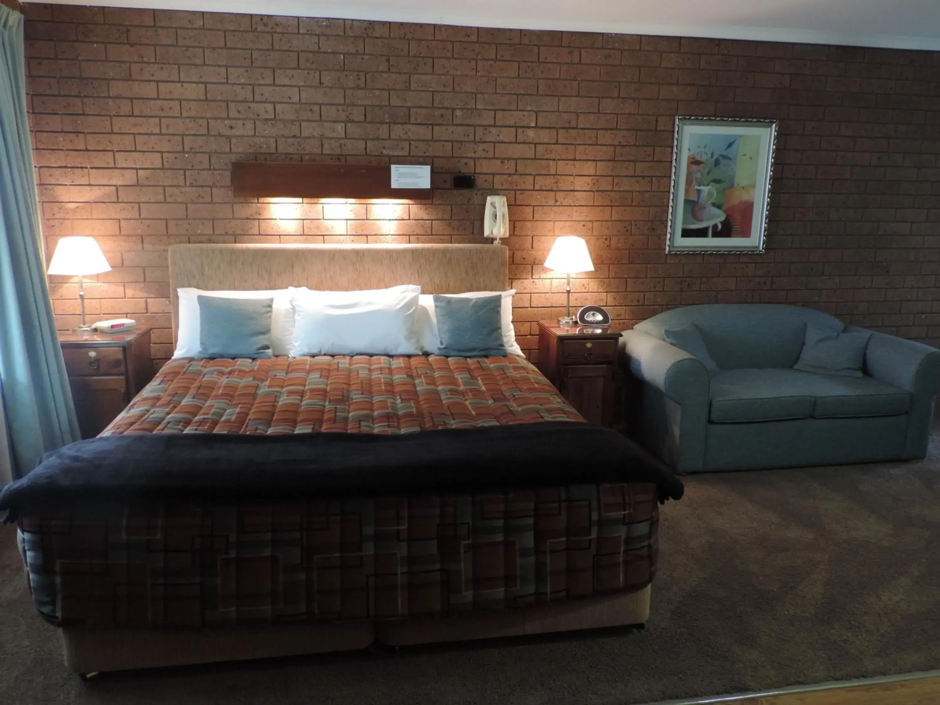 Bed in Greenacres Motel