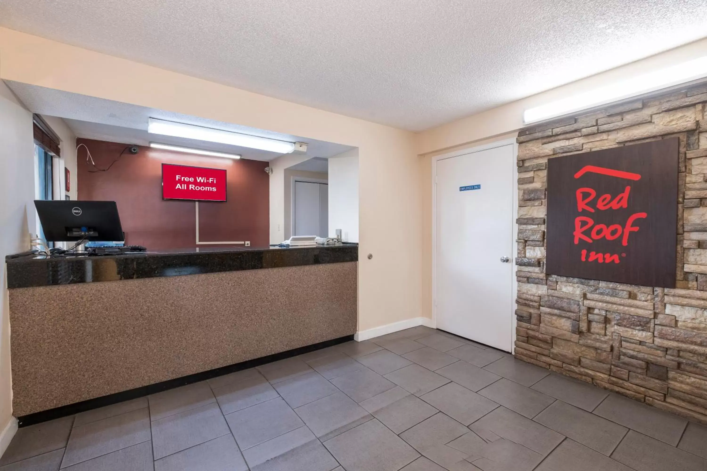 Lobby or reception in Red Roof Inn Mobile - Midtown