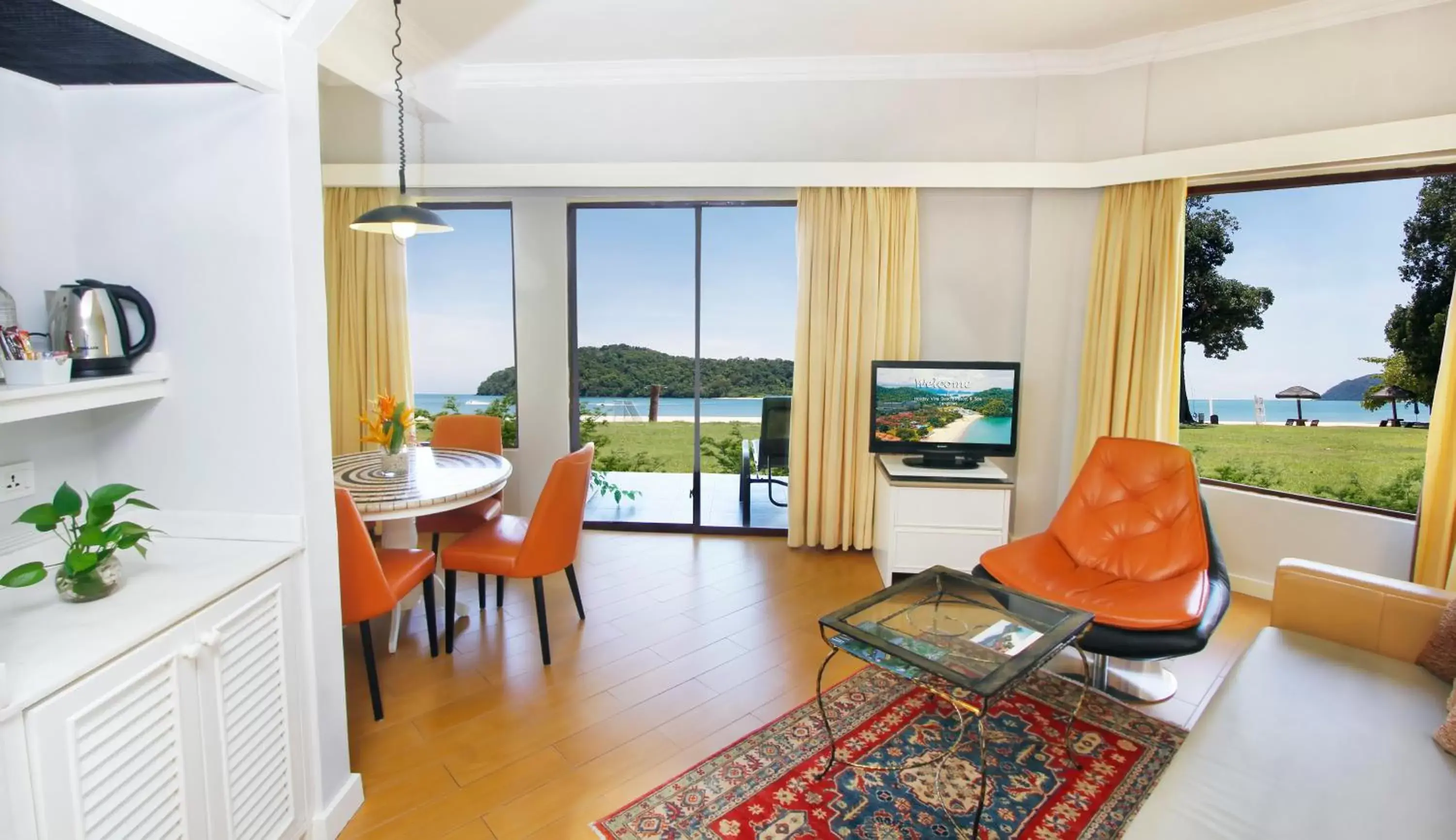 Living room, Seating Area in Holiday Villa Beach Resort & Spa Langkawi