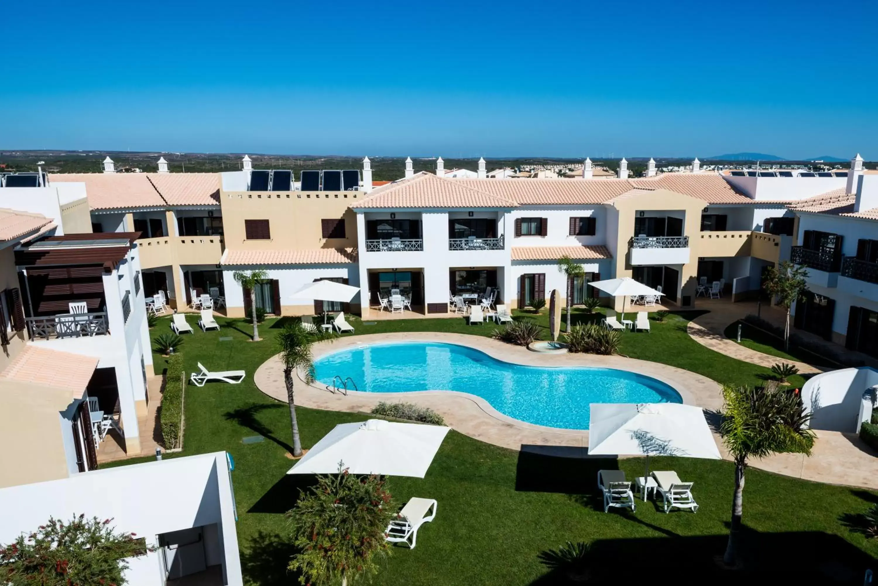 Facade/entrance, Pool View in Sagres Time Apartamentos