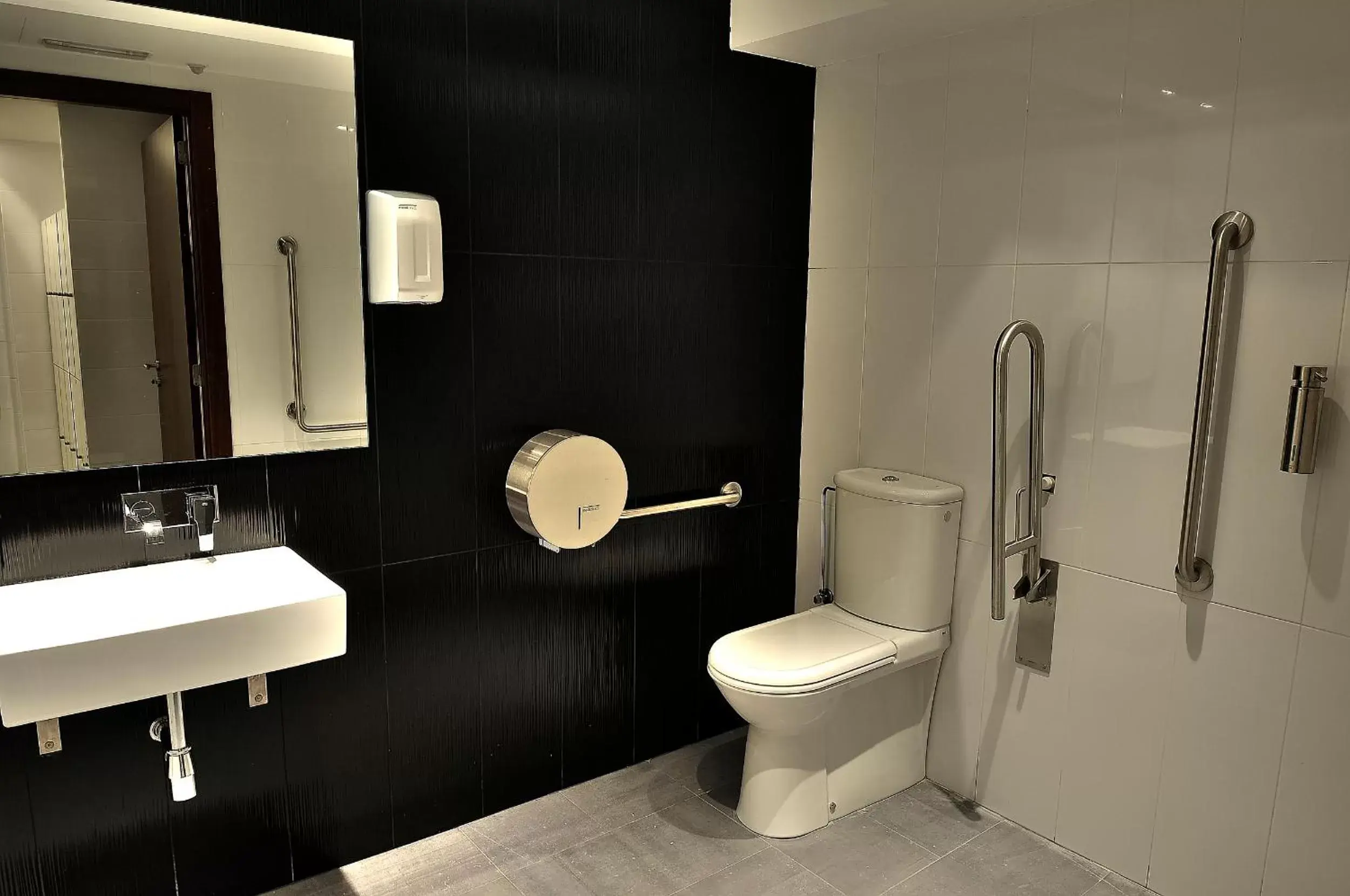 Bathroom in Hotel Kandahar Bathroom in Hotel Kandahar