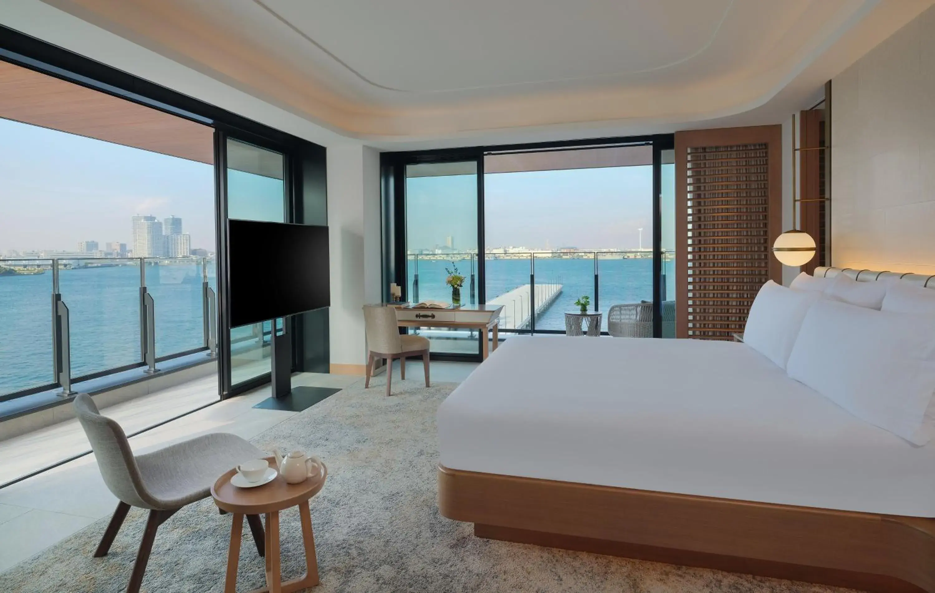 Photo of the whole room, Sea View in InterContinental Yokohama Pier 8, an IHG Hotel