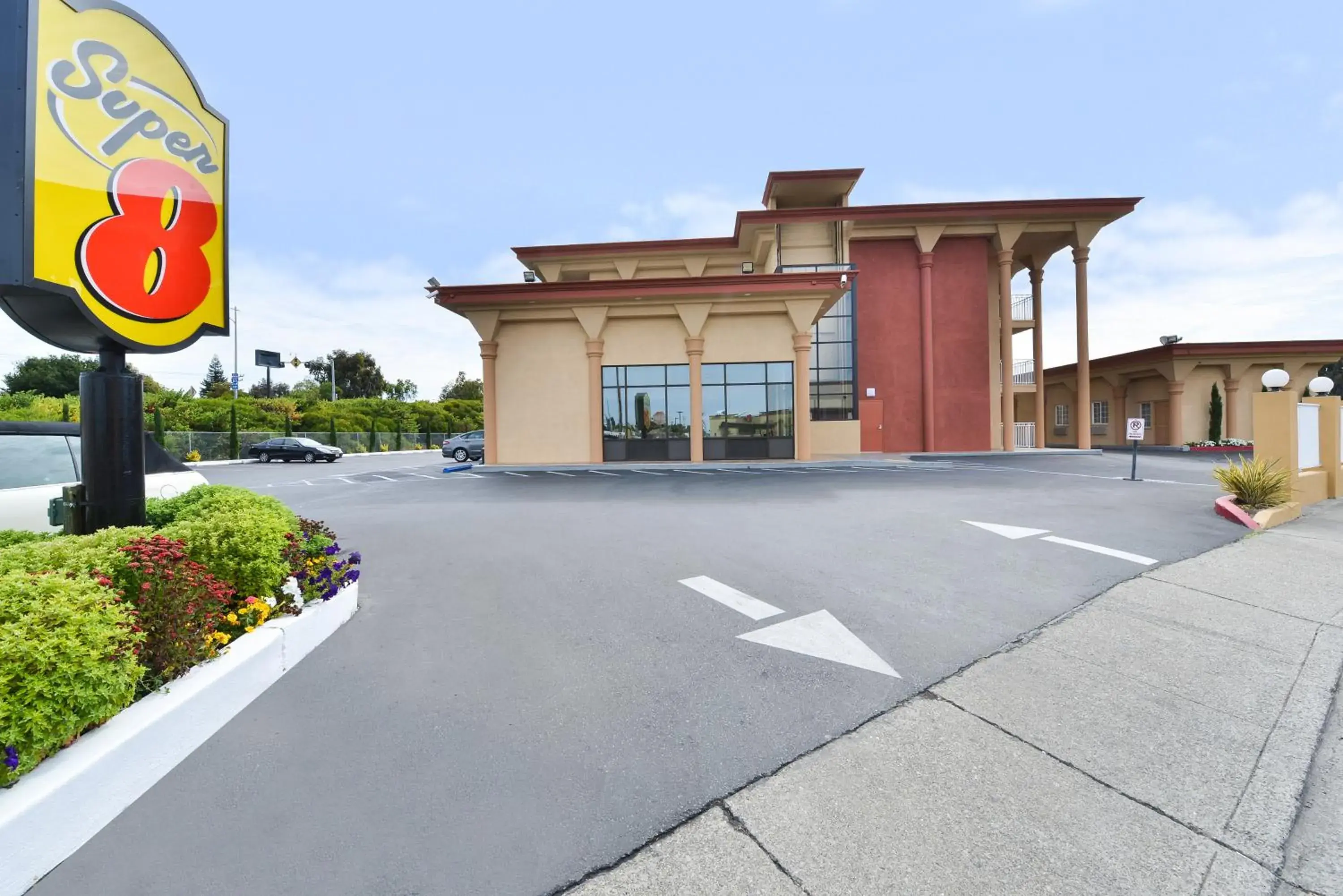 Facade/entrance, Property Building in Super 8 by Wyndham Vallejo/Napa Valley