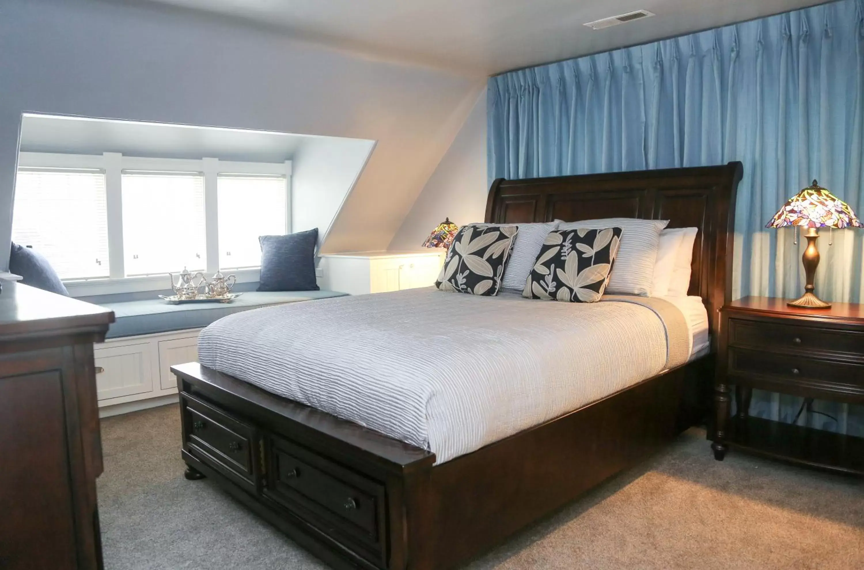 Bedroom, Bed in Almondy Inn Bed & Breakfast Bedroom, Bed in Almondy Inn Bed & Breakfast