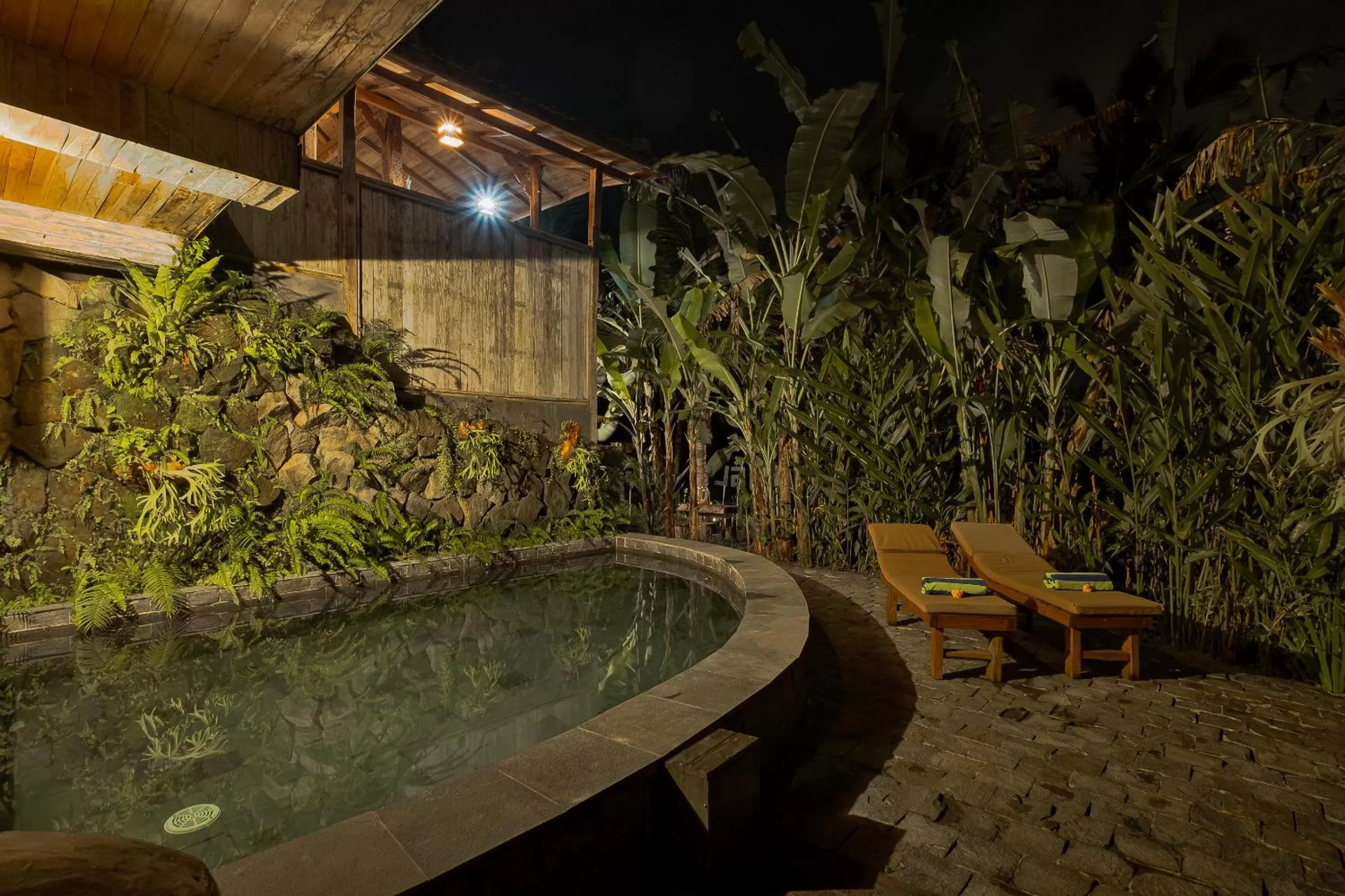 Swimming pool in Joglo Organik Guesthouse