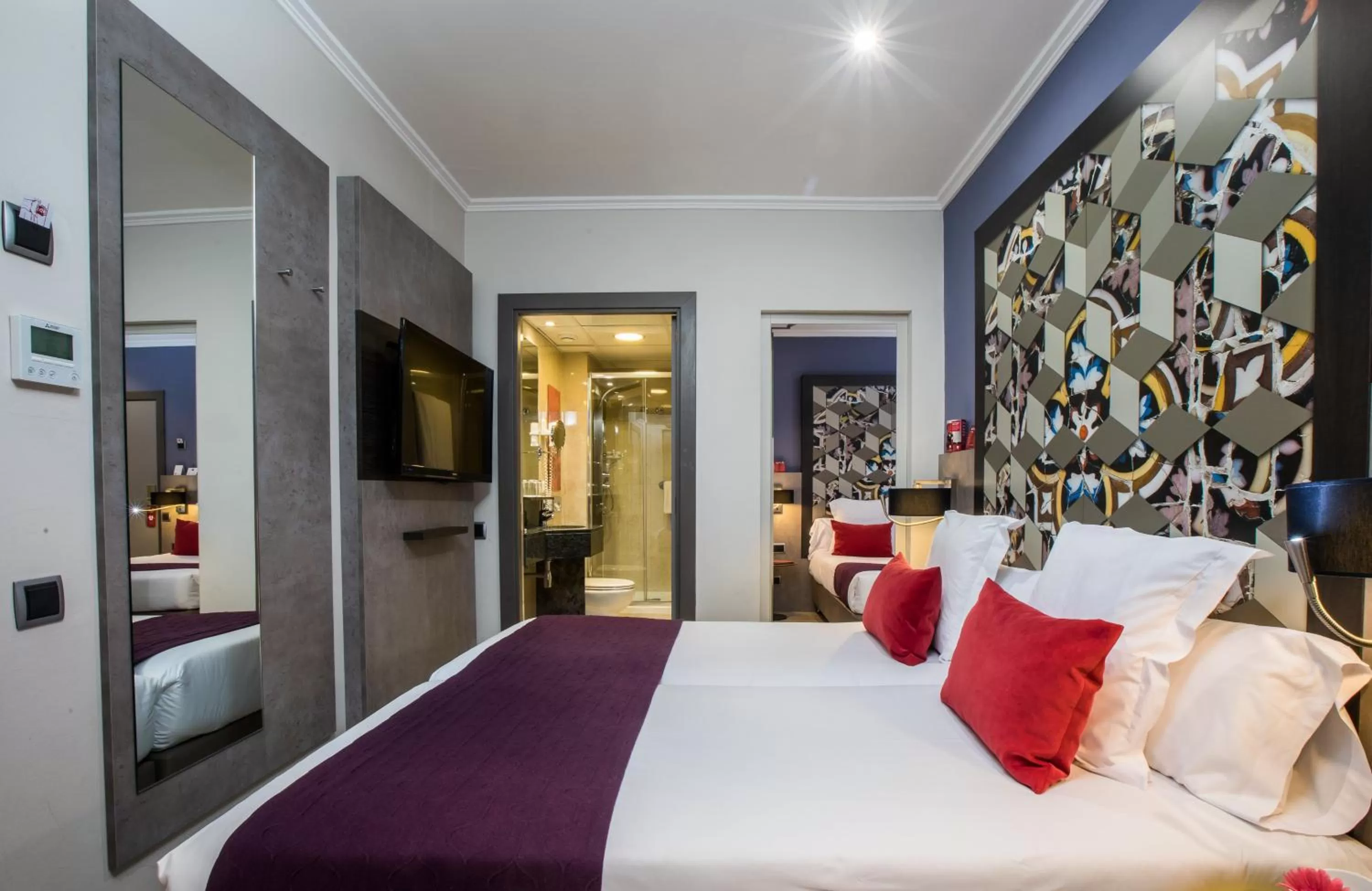 Photo of the whole room, Bed in Leonardo Hotel Barcelona Las Ramblas