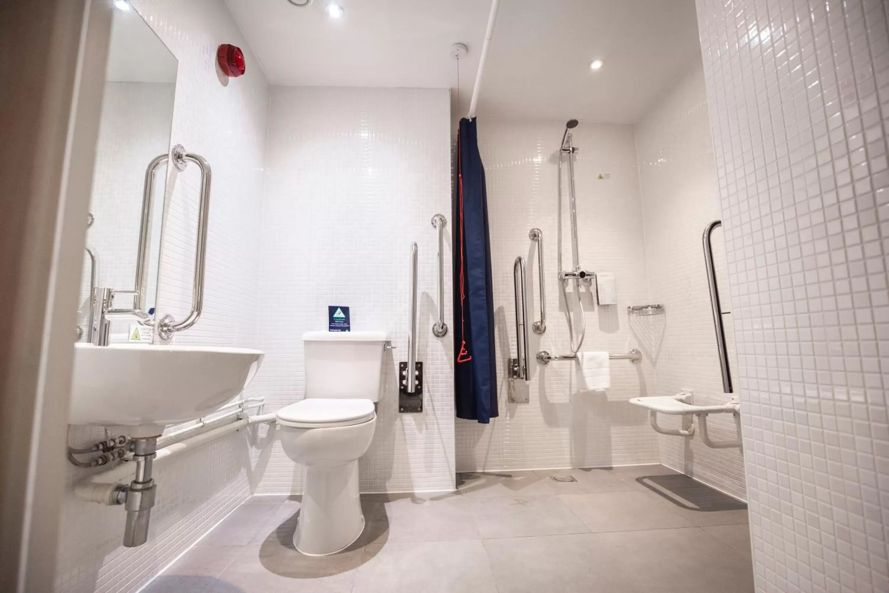 Bathroom in Campanile Hotel Northampton