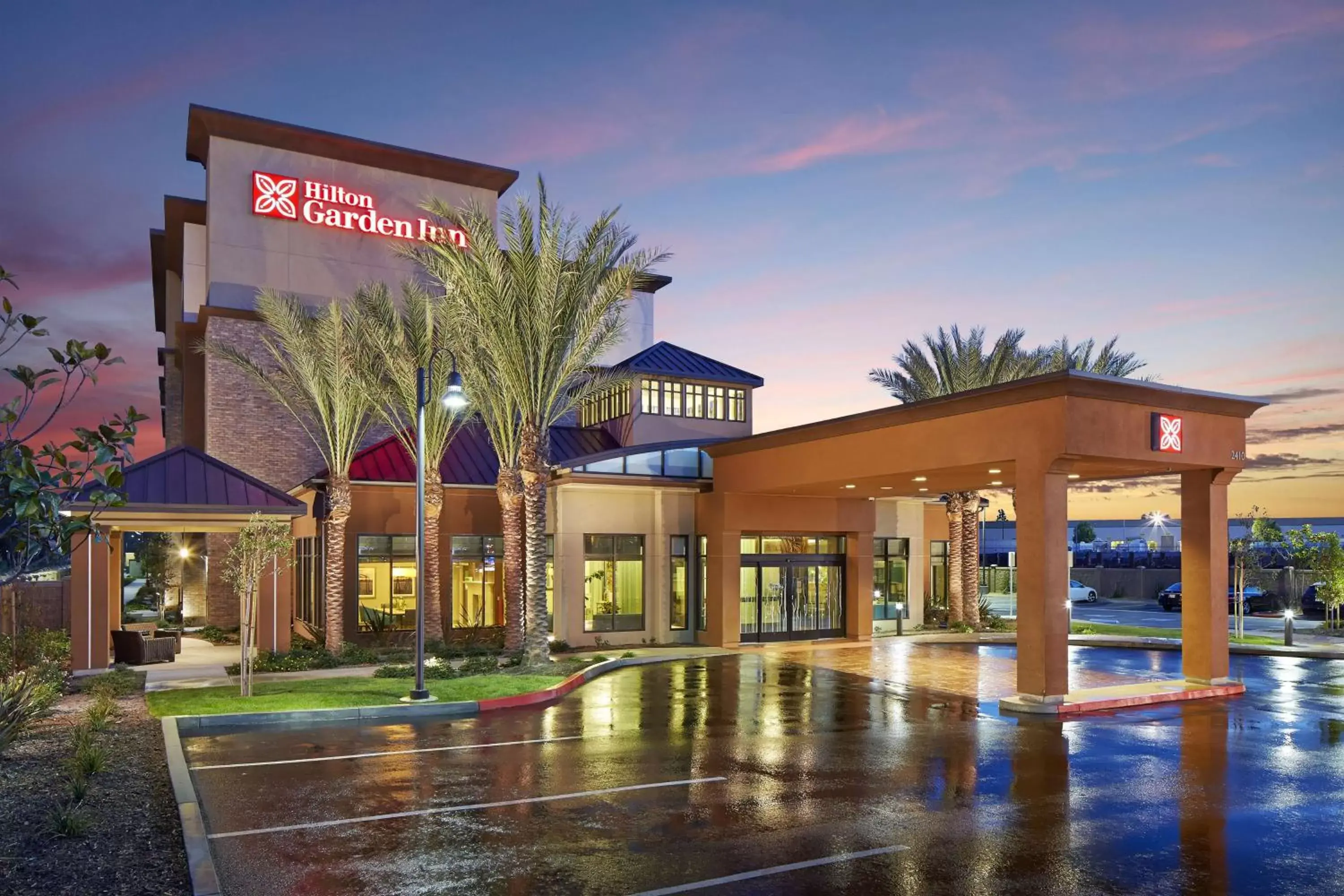 Property building in Hilton Garden Inn Los Angeles/Redondo Beach Property building in Hilton Garden Inn Los Angeles/Redondo Beach