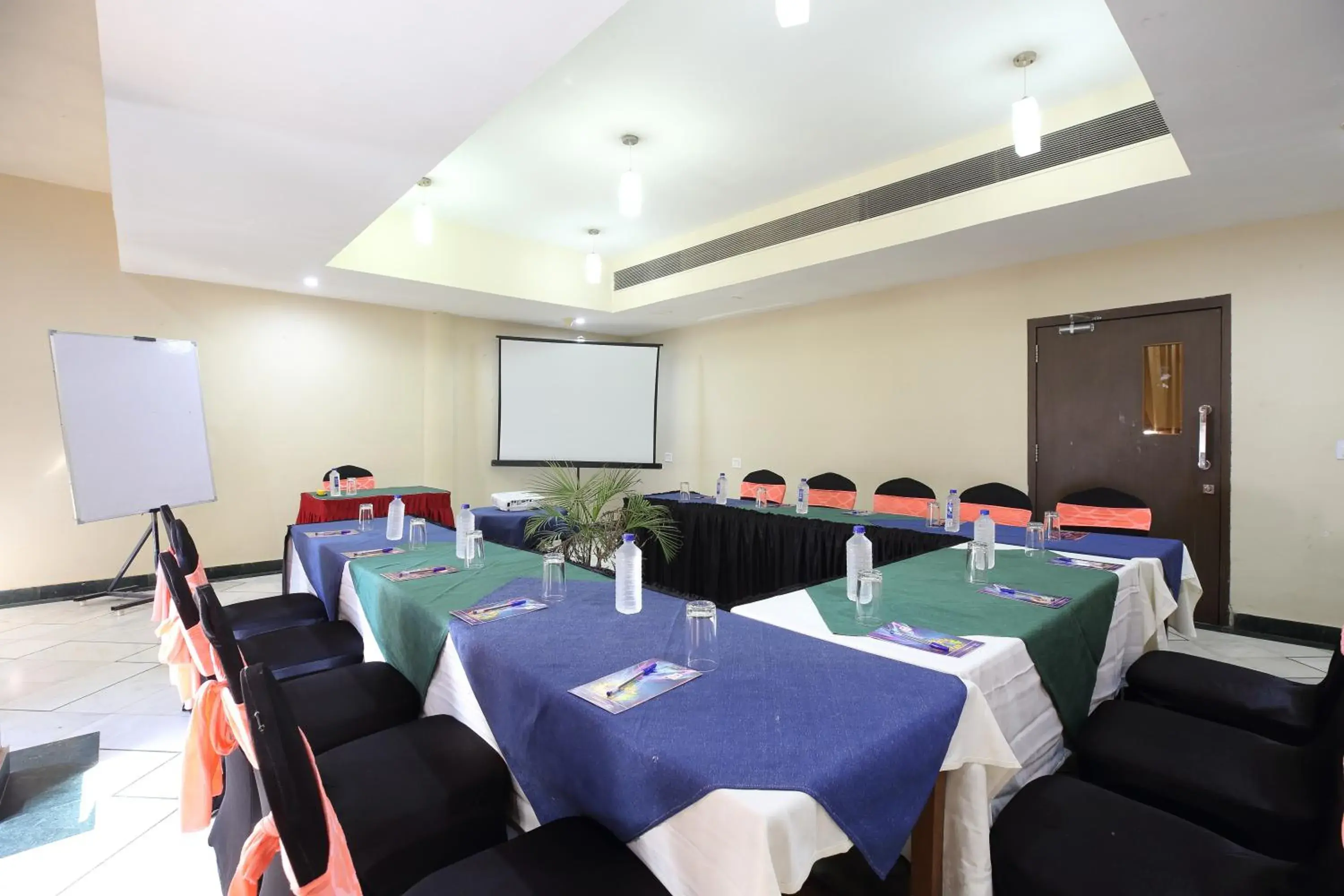 Banquet/Function facilities in Hotel Vishnupriya