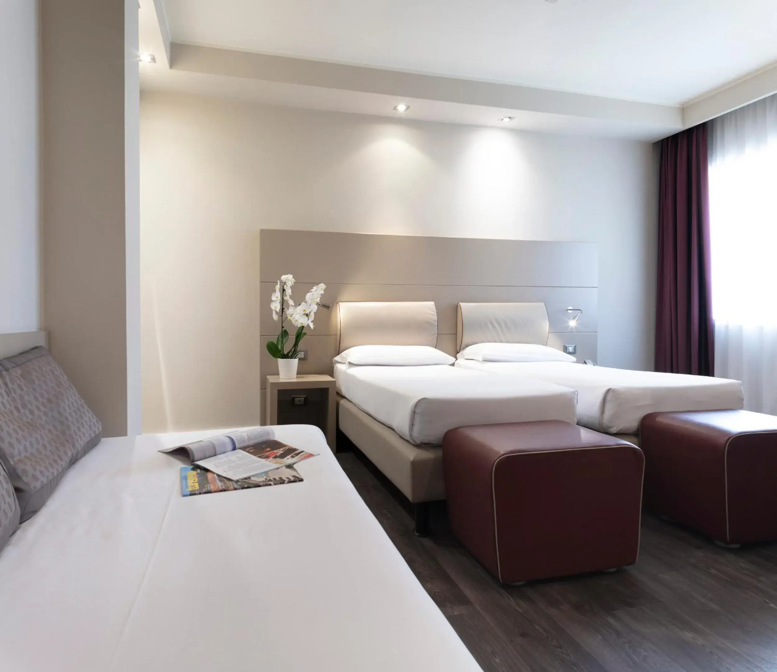 Bedroom, Bed in Smart Hotel Holiday