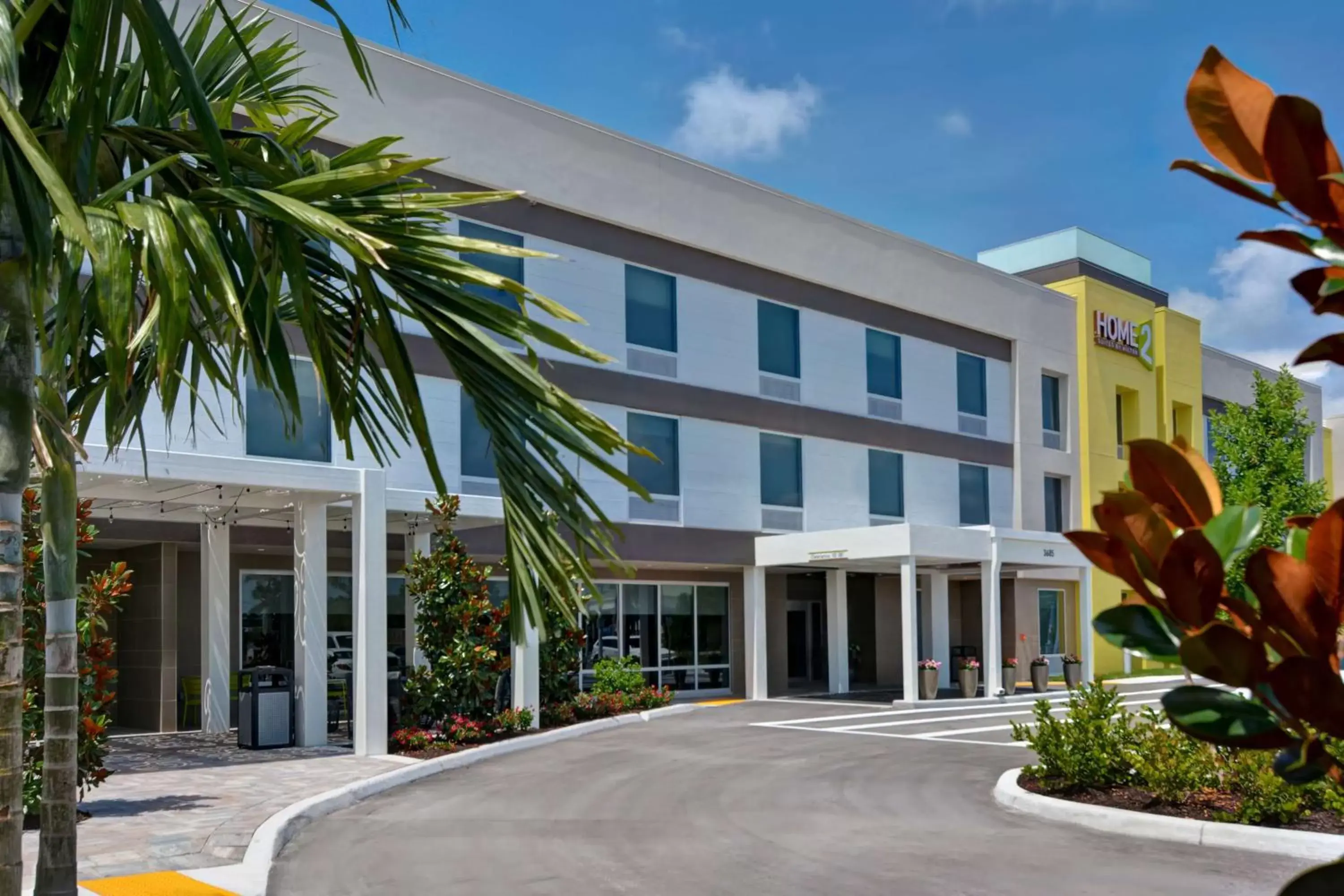 Property Building in Home2 Suites By Hilton Naples I-75 Pine Ridge Road