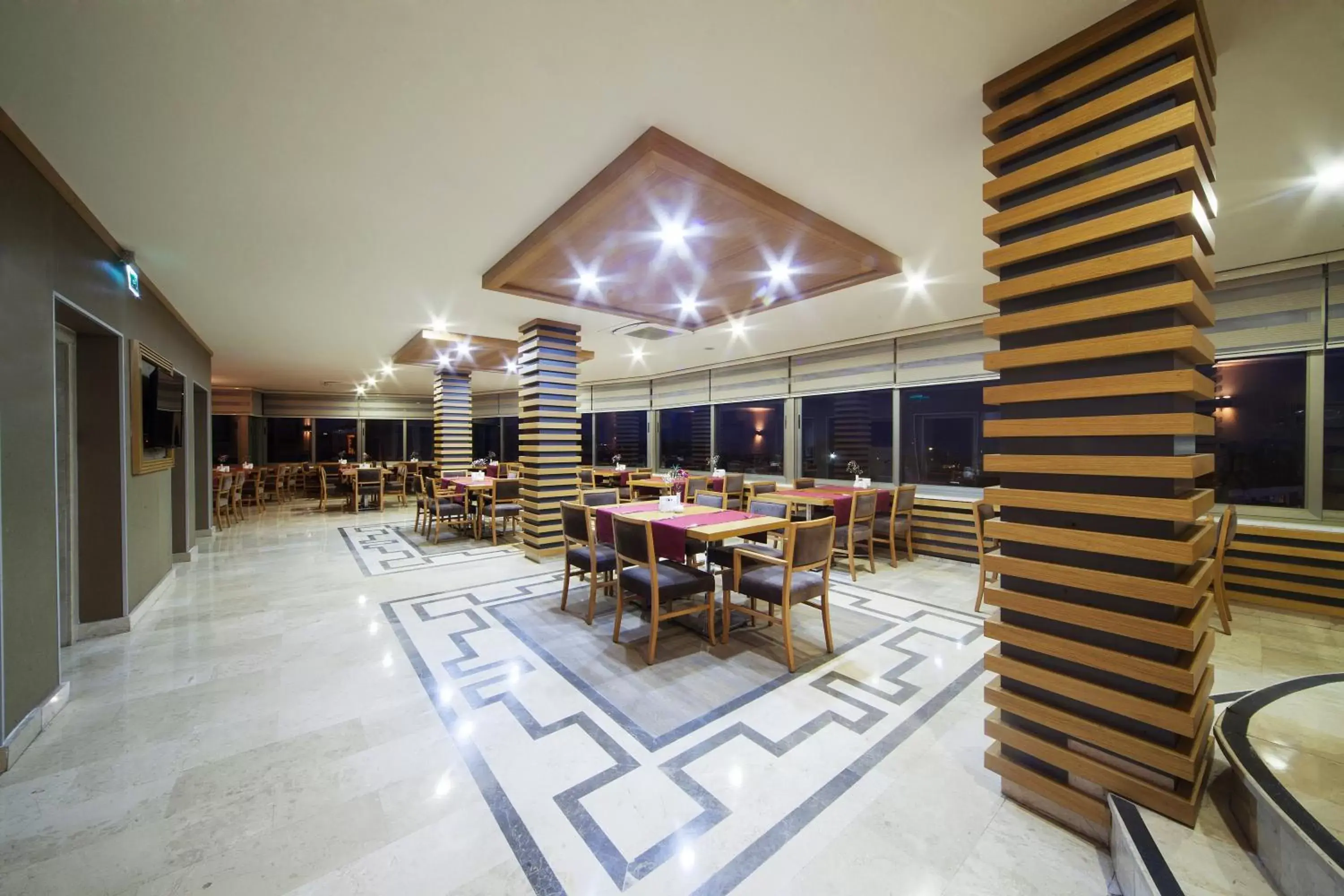 Restaurant/places to eat in Delta Hotel Istanbul