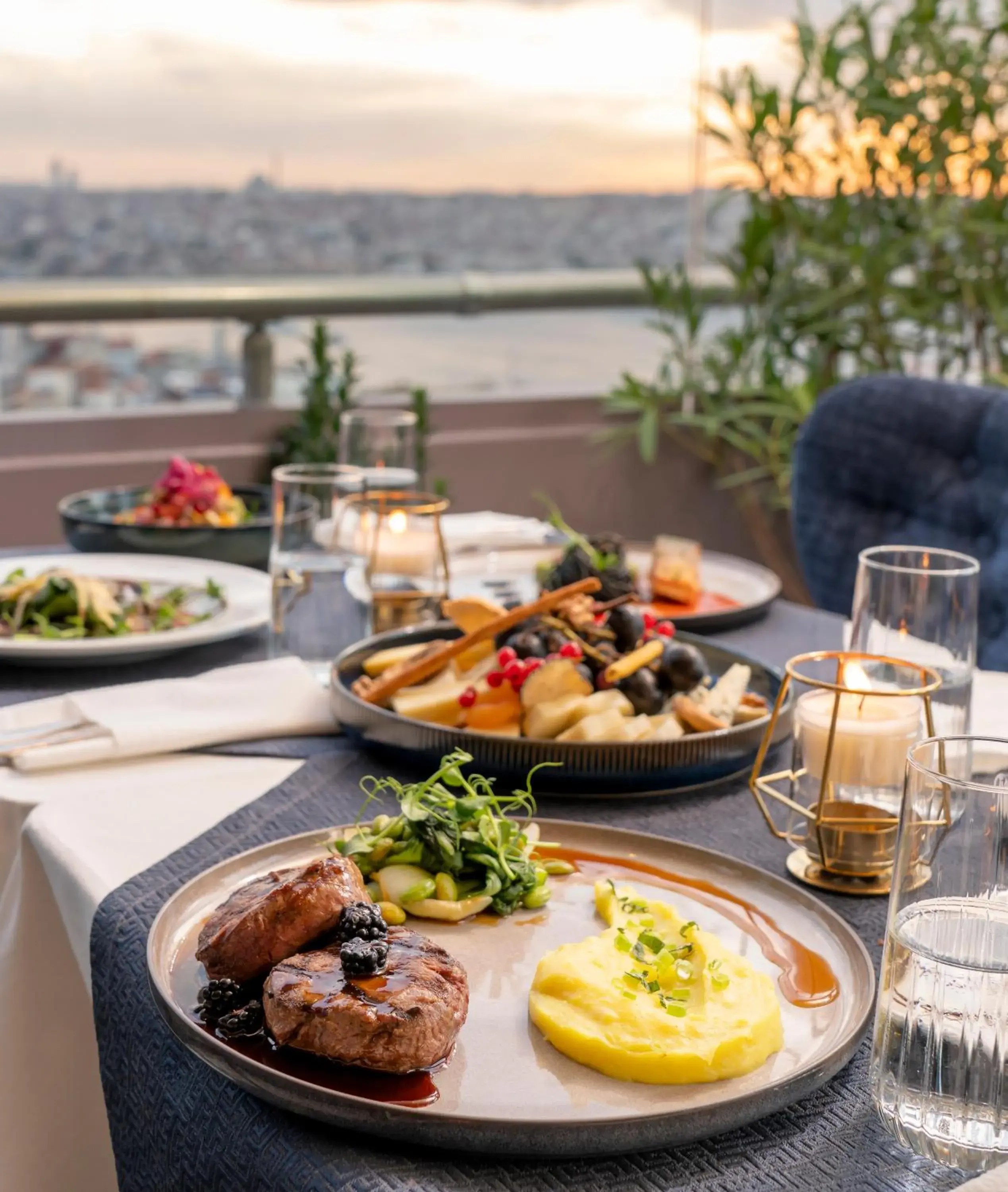 Restaurant/places to eat in Rixos Pera Istanbul