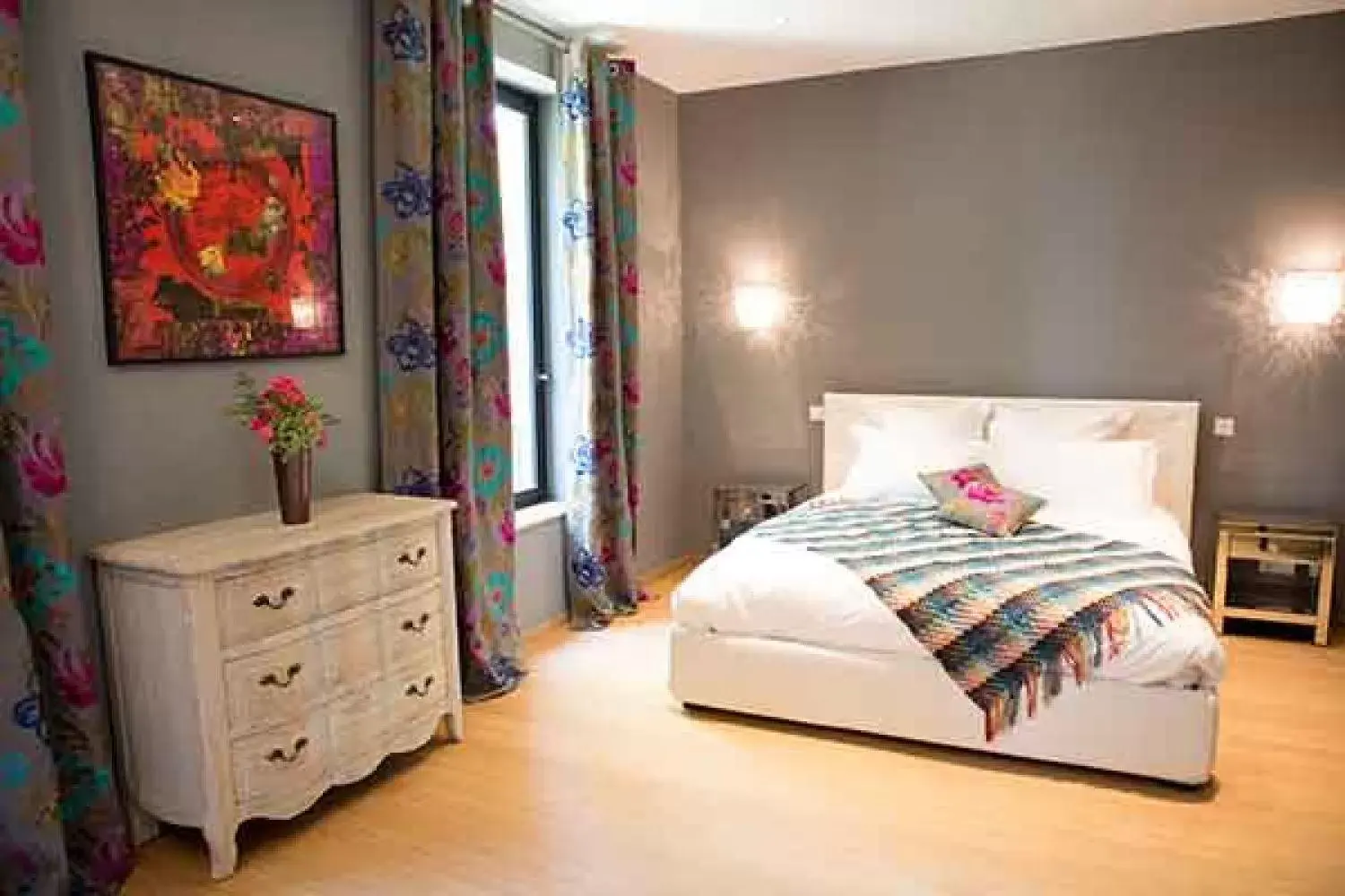 Photo of the whole room, Bed in Domaine du Prieuré d'Estagel