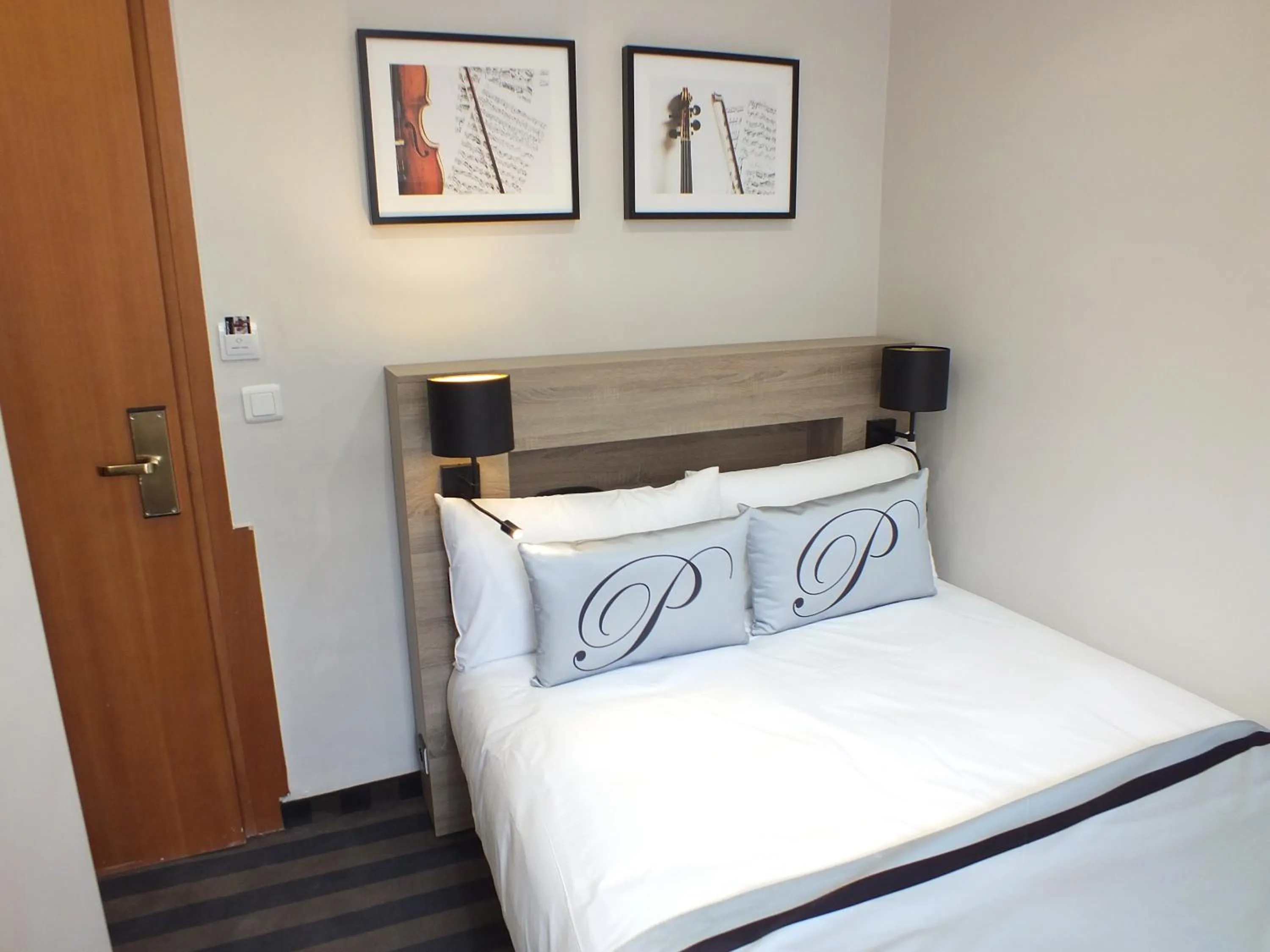 Bedroom, Bed in Hotel Paganini