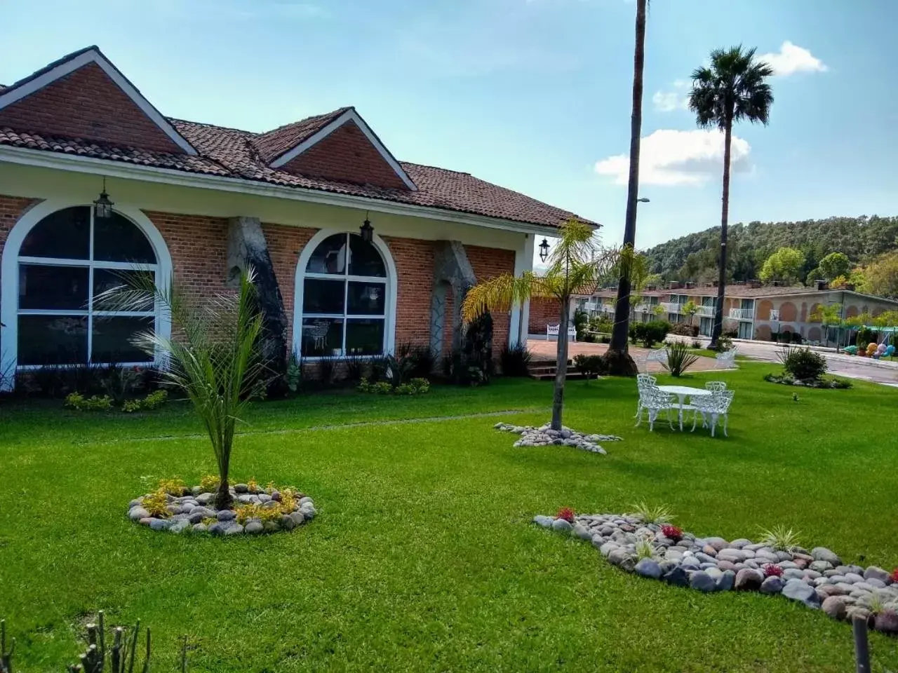 Property Building in Hotel Villa Monarca Inn