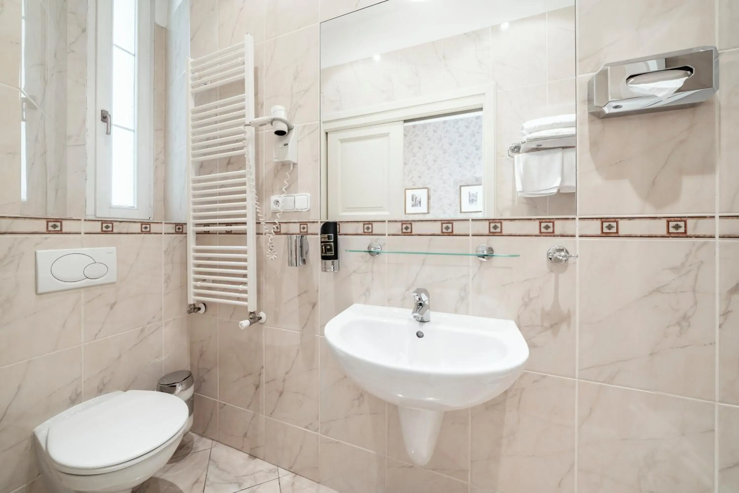 Bathroom in Hotel Raffaello