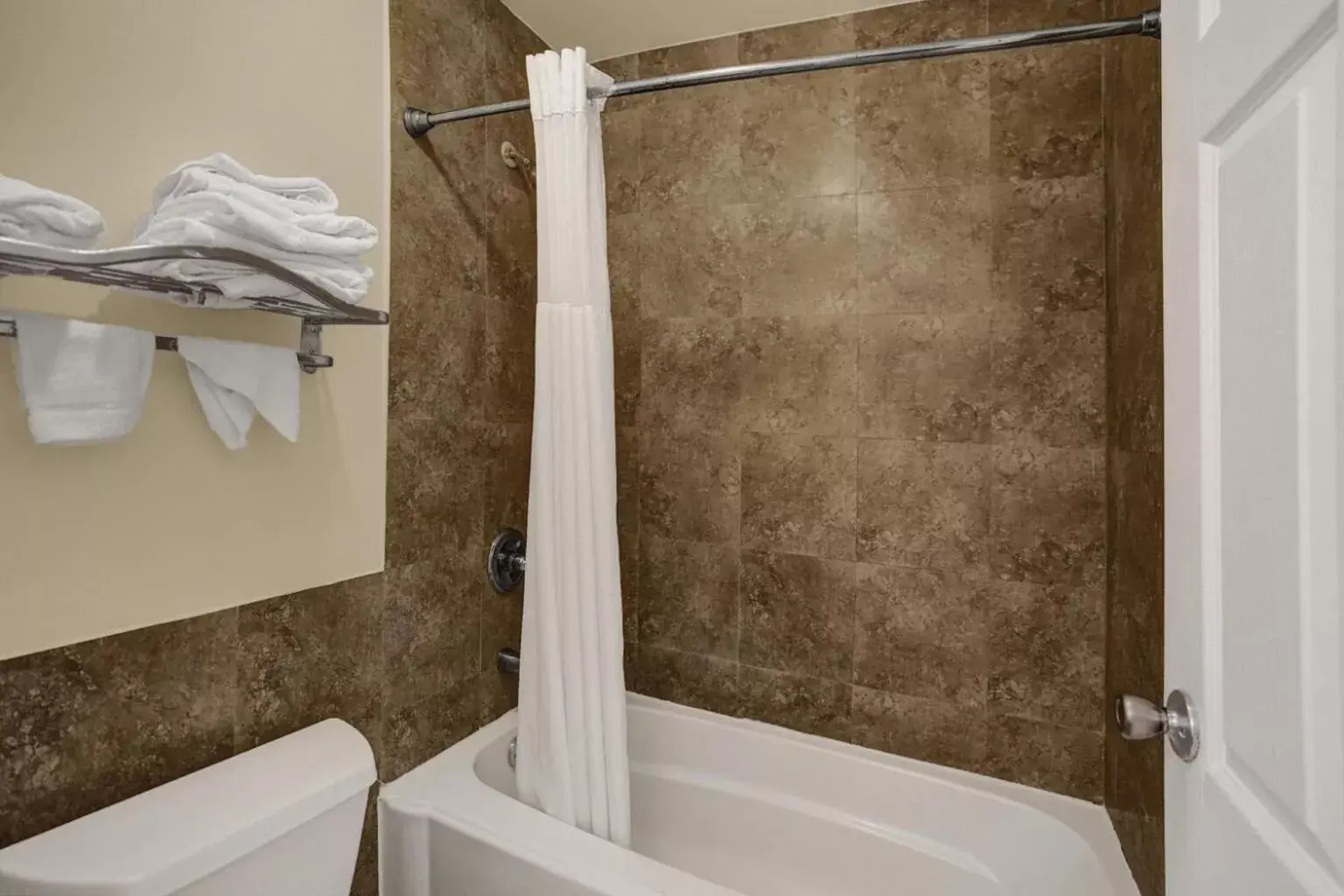 Shower, Bathroom in Fort Lauderdale Grand Hotel