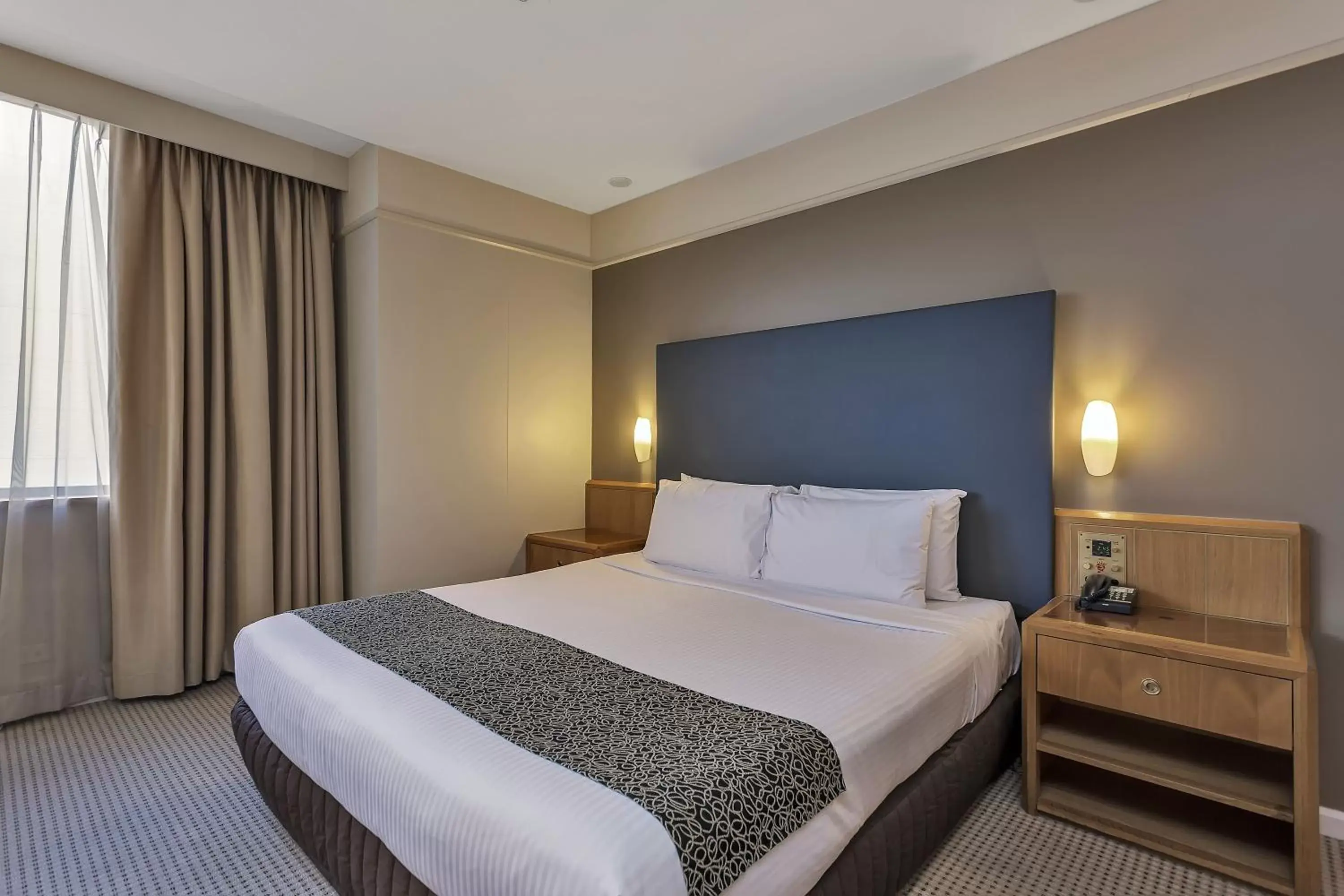 Bedroom, Bed in Stamford Plaza Adelaide