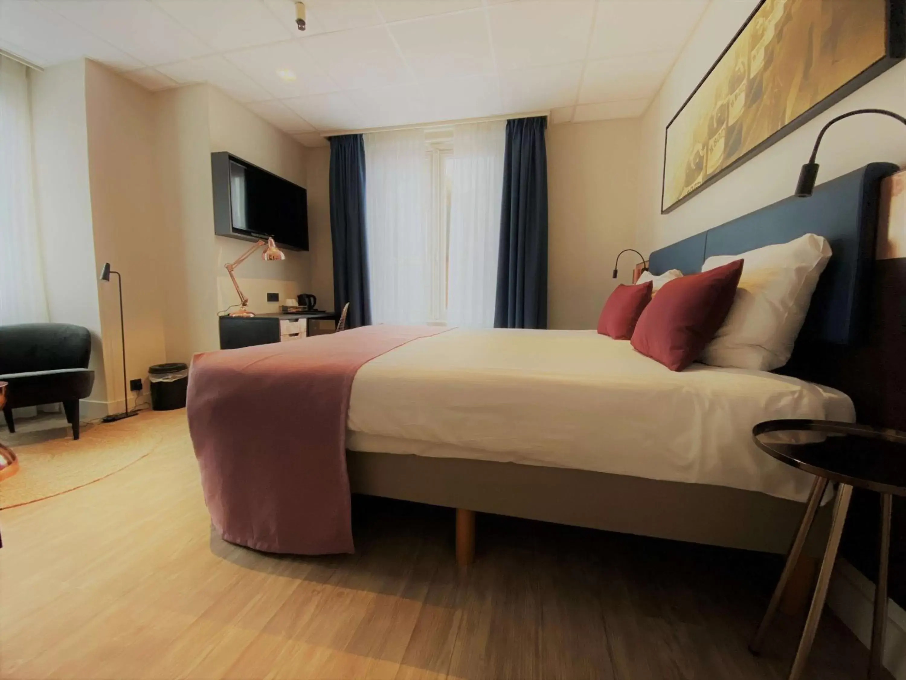 Photo of the whole room in Best Western Dam Square Inn