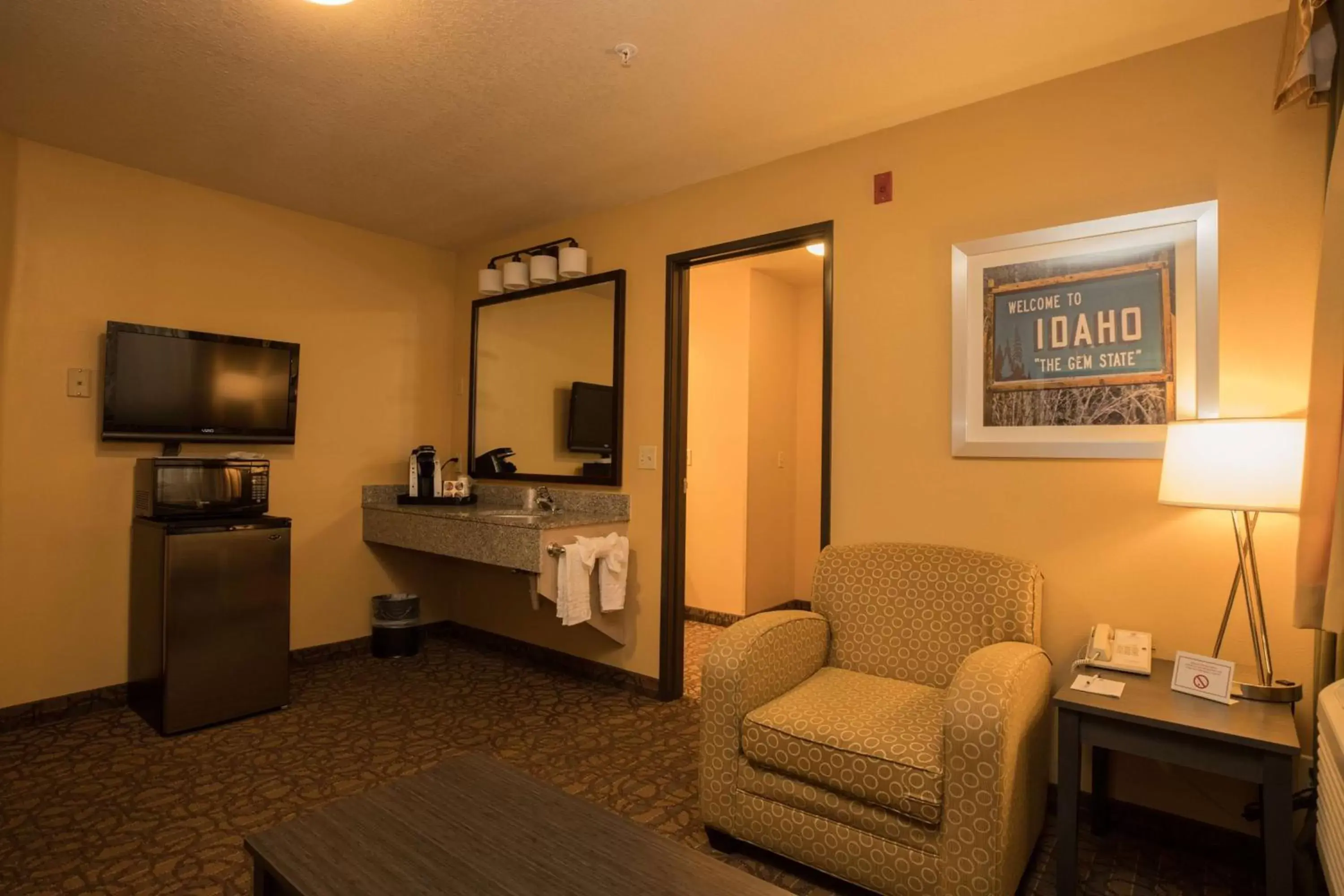 Photo of the whole room, Seating Area in Best Western Sawtooth Inn and Suites