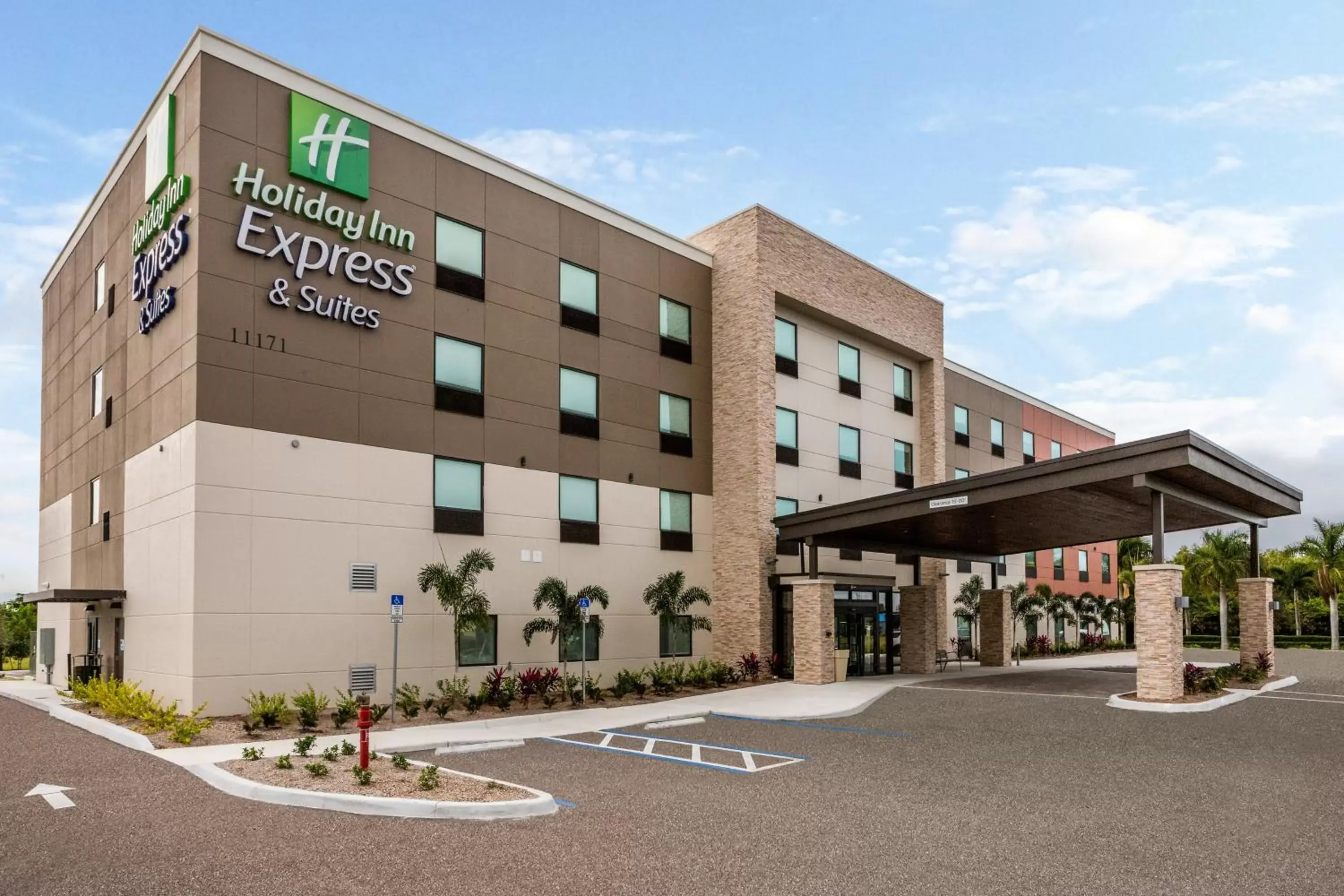 Property building in Holiday Inn Express & Suites - Ft Myers Beach-Sanibel Gateway, an IHG Hotel