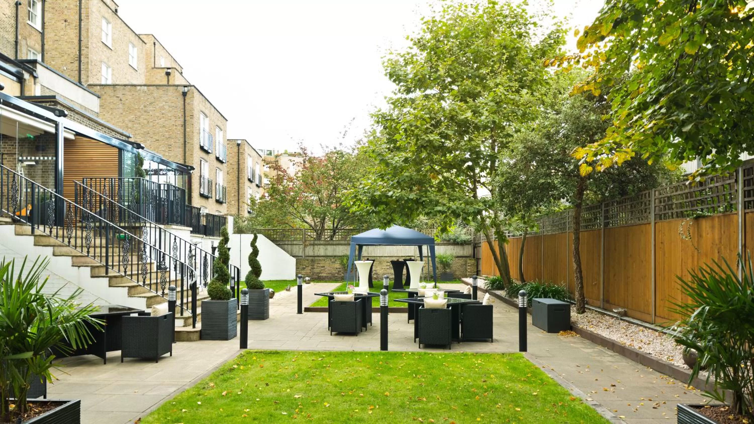 Garden in The Park City Grand Plaza Kensington Hotel