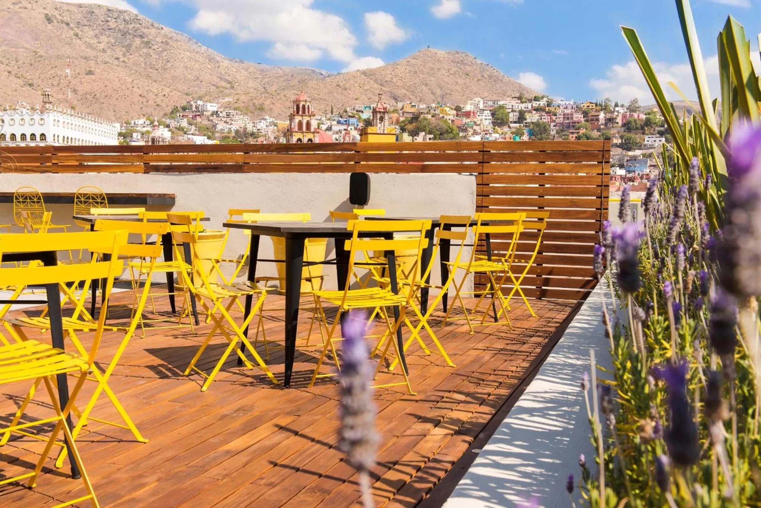 Restaurant/places to eat in Antigua Trece Hotel Fusión