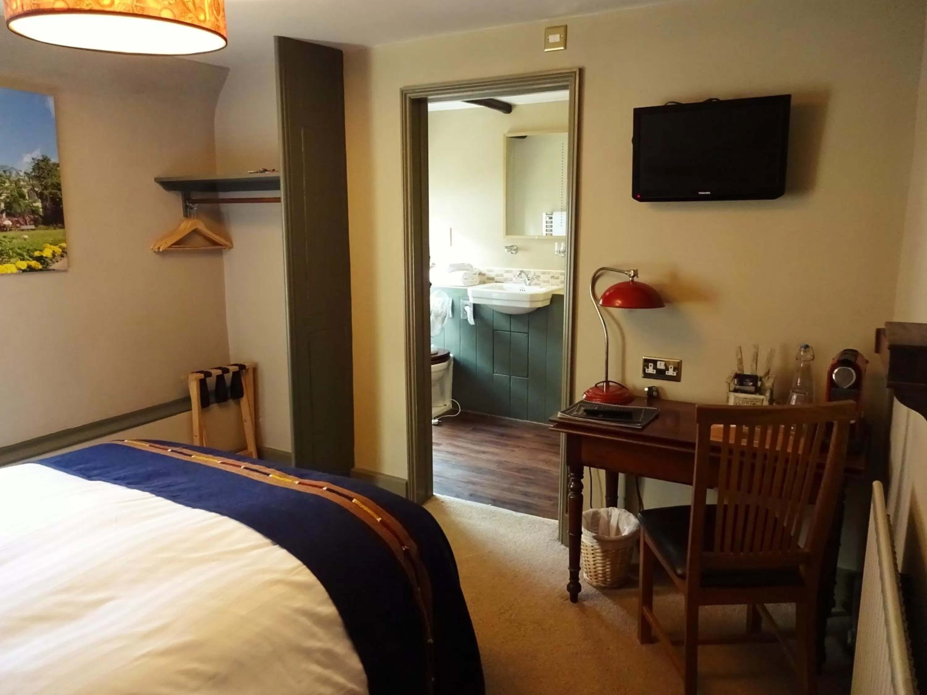 Decorative detail, Bed in The Cross Keys