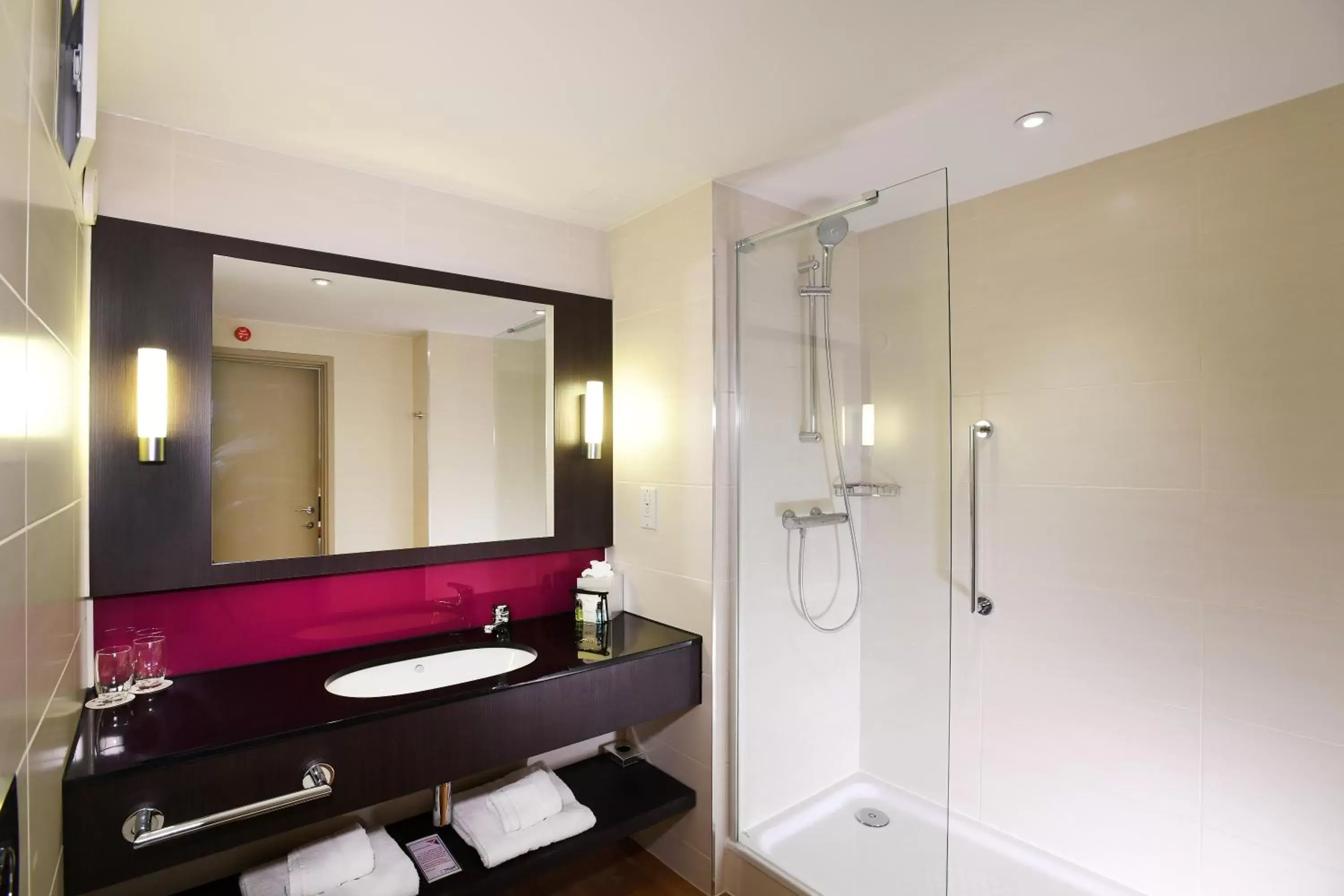 Shower, Bathroom in Lancaster Hotel and Spa