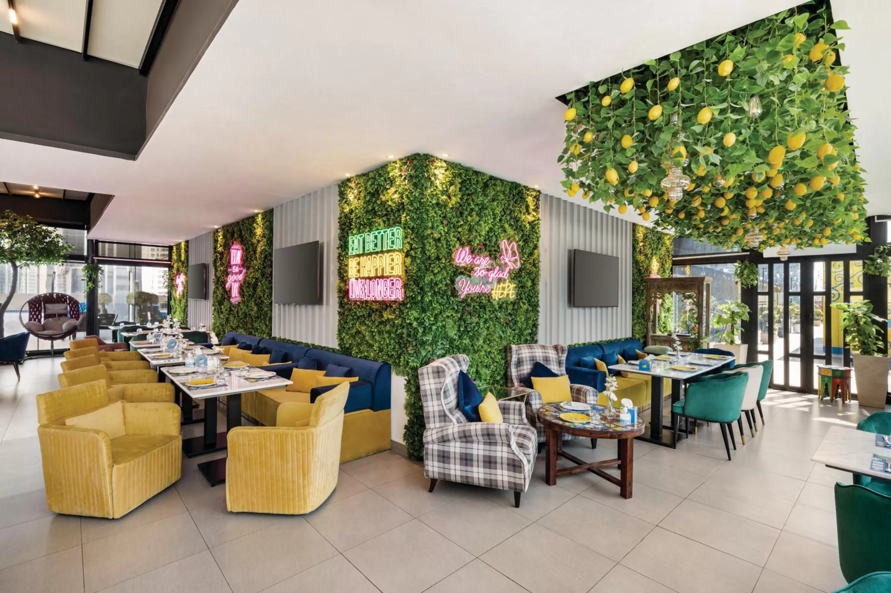 Restaurant/places to eat in Wyndham Doha West Bay